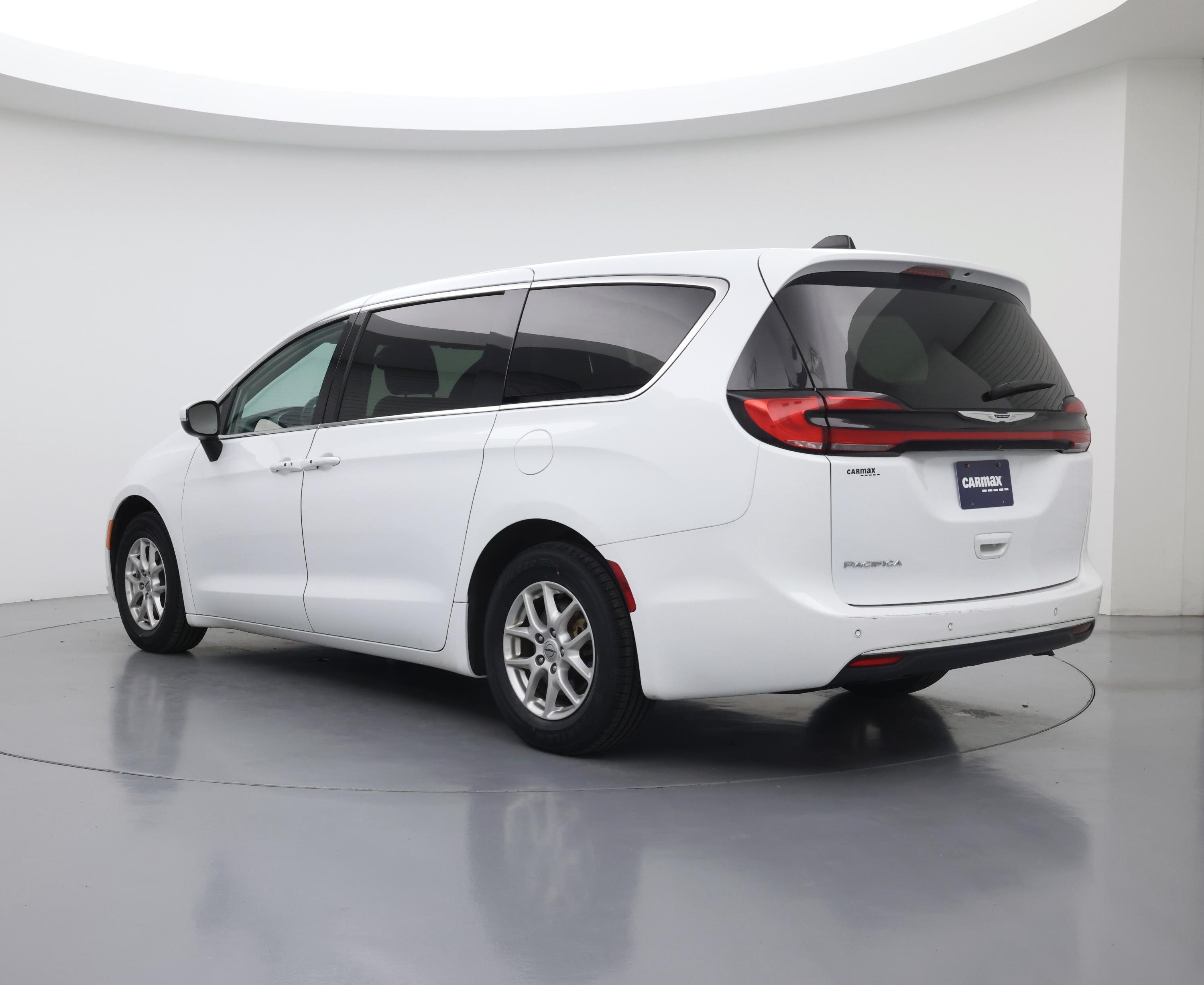 Thumbnail: 2023 Chrysler Pacifica - 2