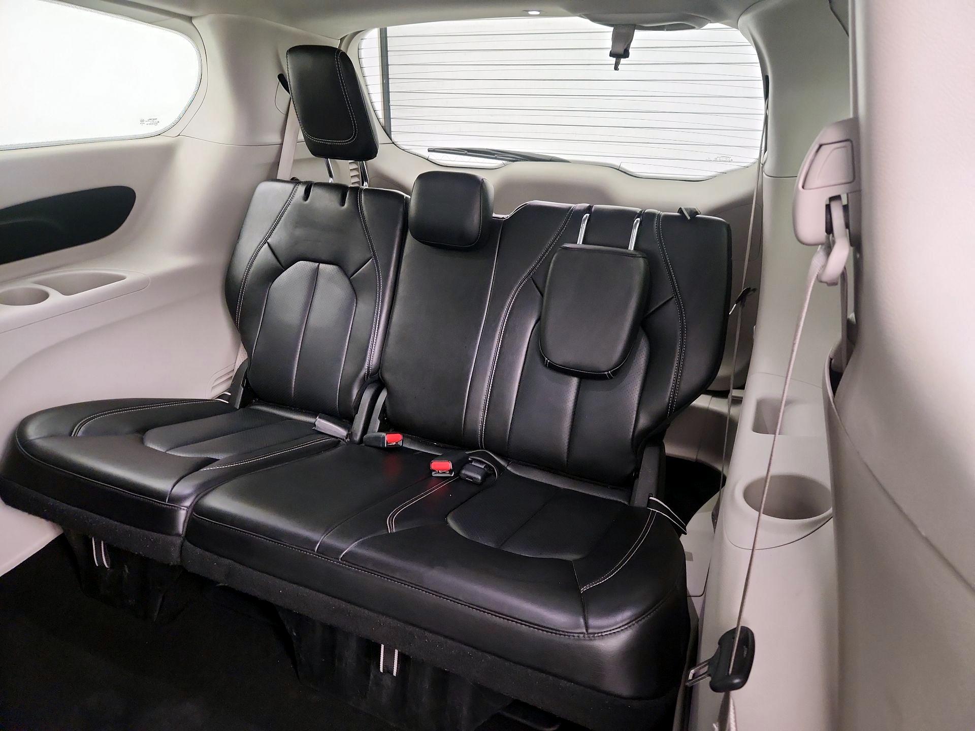 Thumbnail: 2023 Chrysler Pacifica - 20