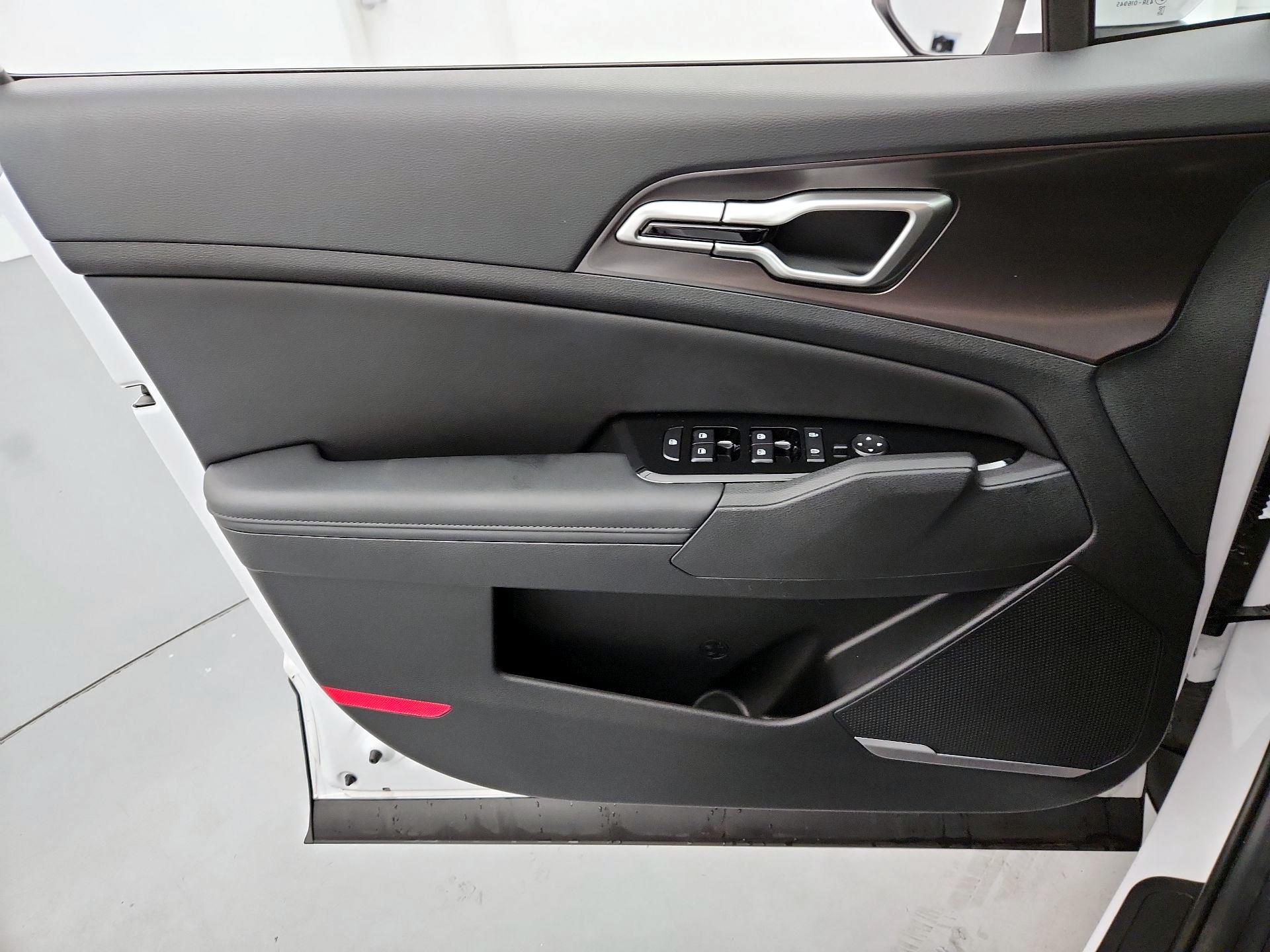 Thumbnail: 2025 Kia Sportage - 12