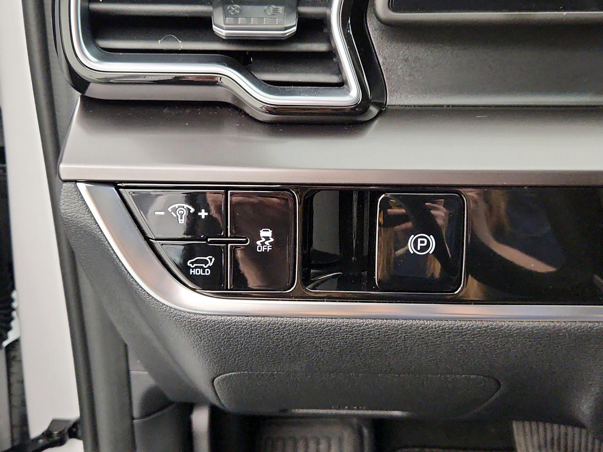 Thumbnail: 2025 Kia Sportage - 13