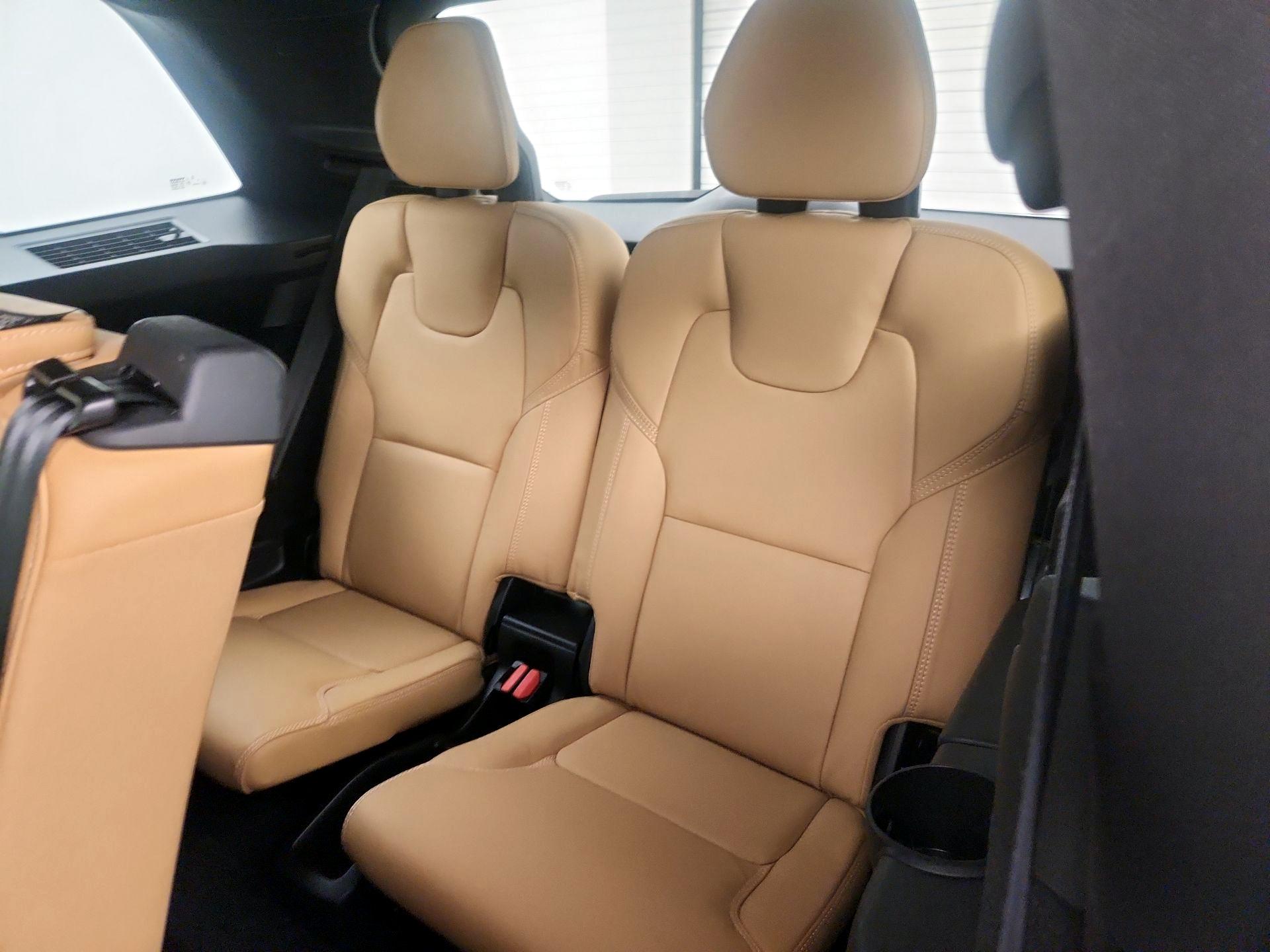 Thumbnail: 2022 Volvo XC90 - 19