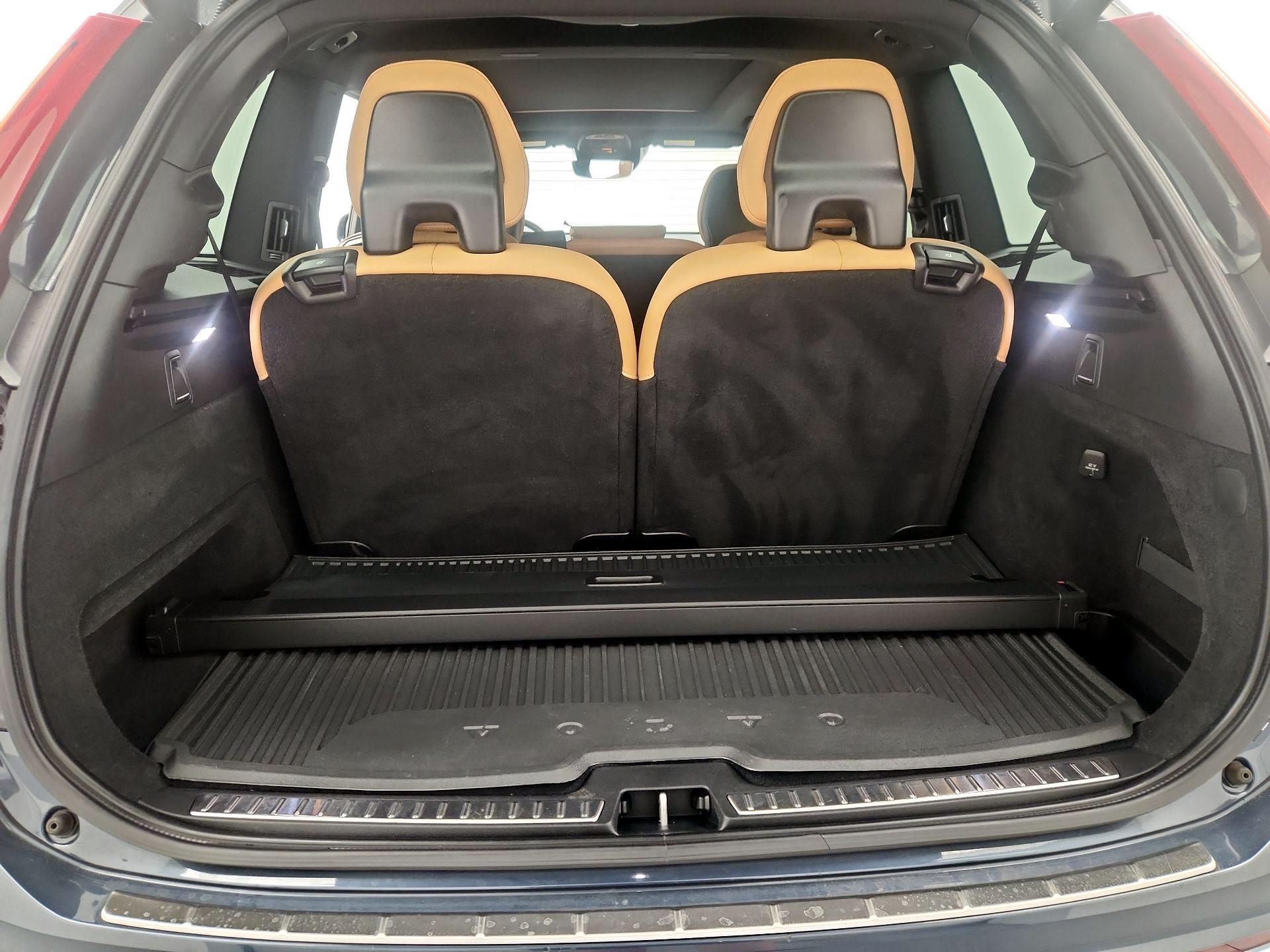 Thumbnail: 2022 Volvo XC90 - 20