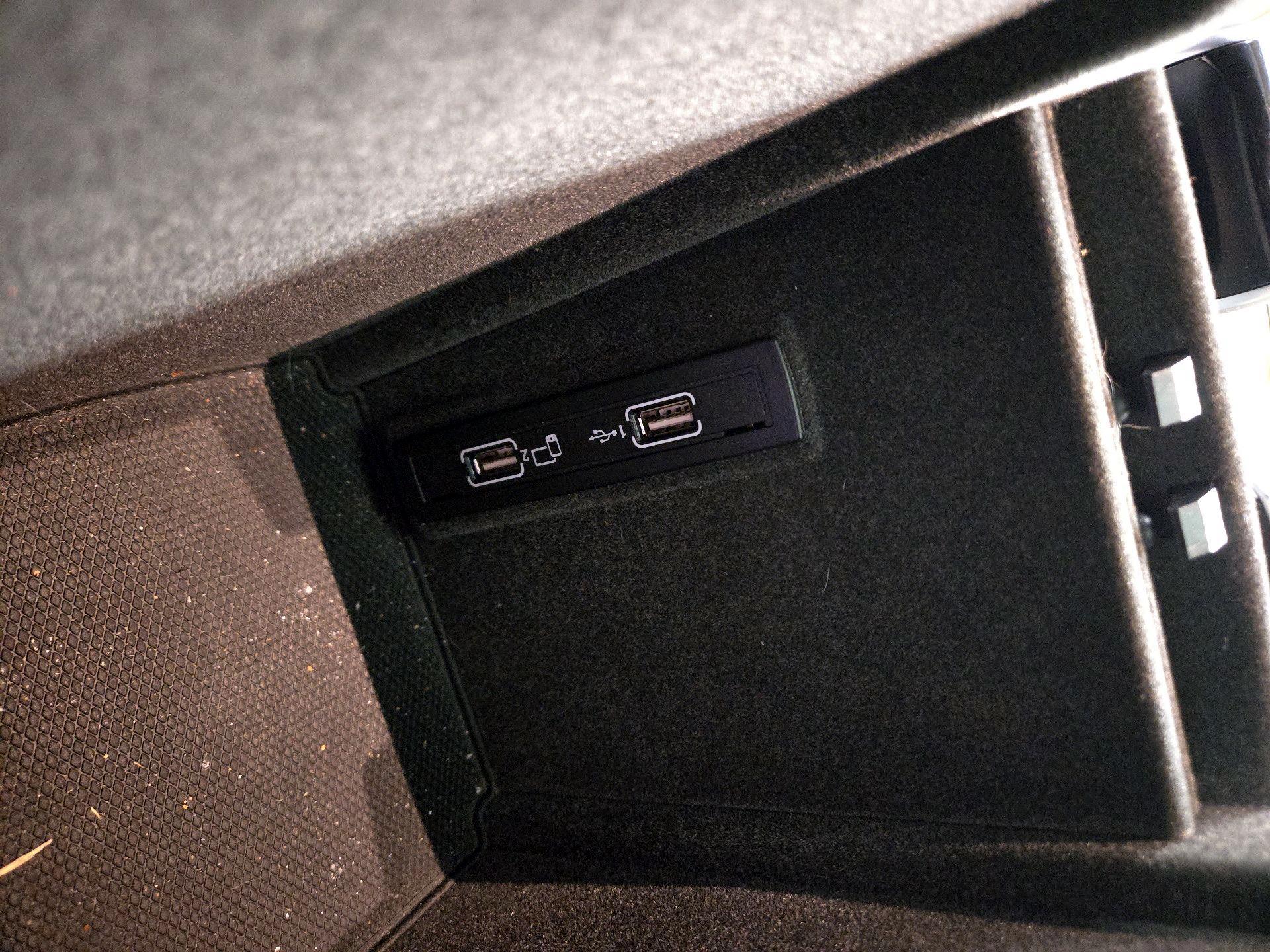 Thumbnail: 2017 Mercedes-Benz GLE - 18