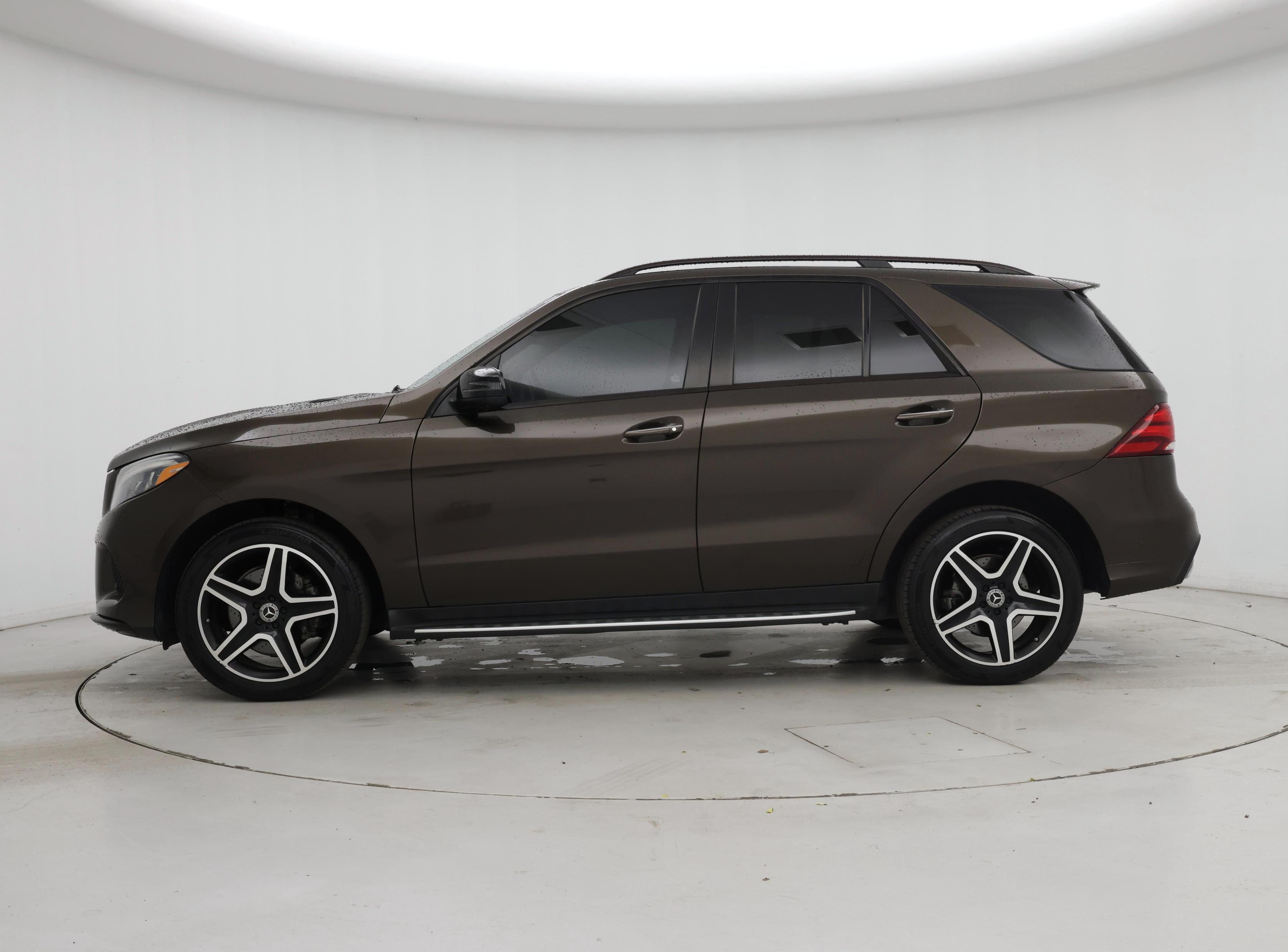 Thumbnail: 2017 Mercedes-Benz GLE - 3