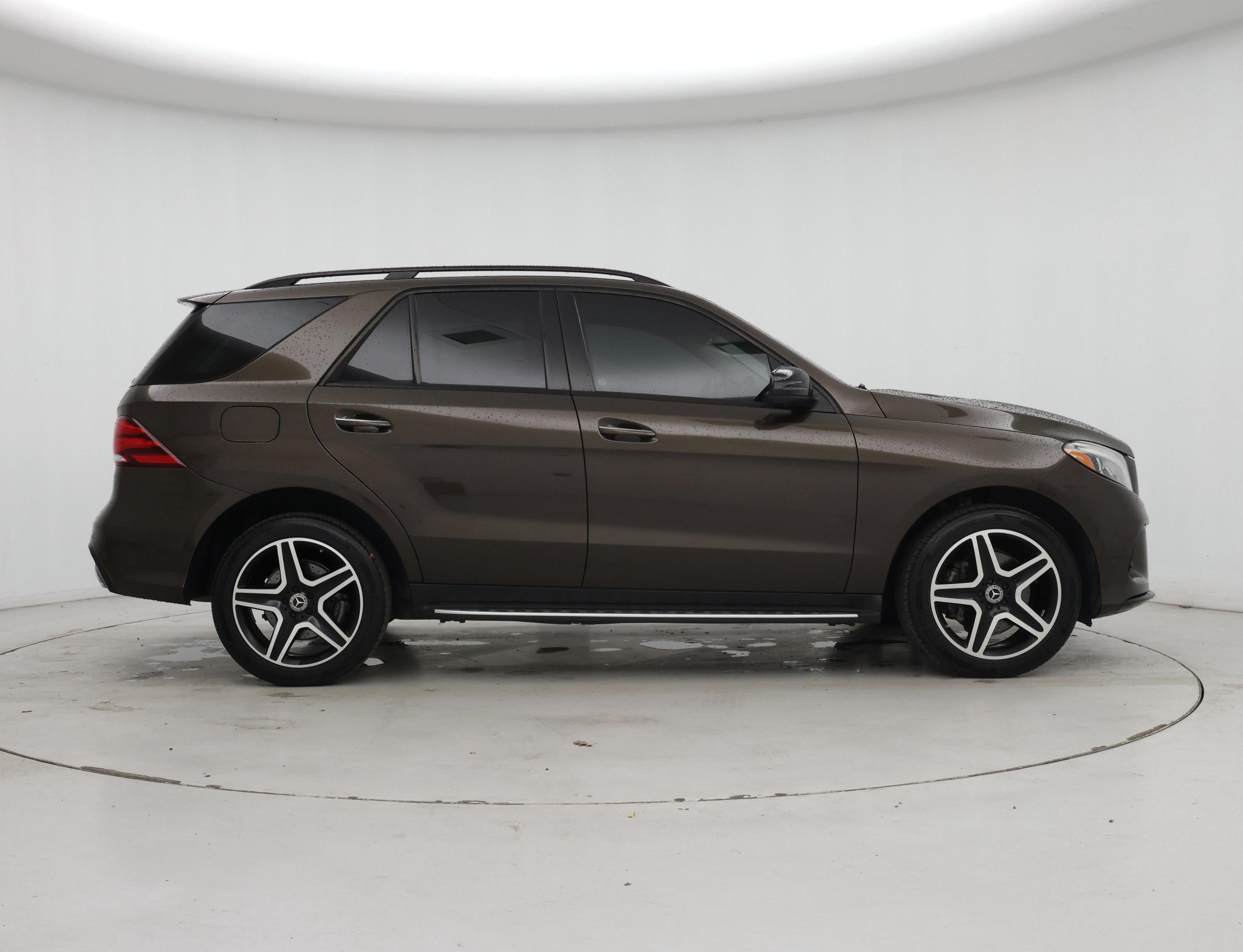 Thumbnail: 2017 Mercedes-Benz GLE - 7