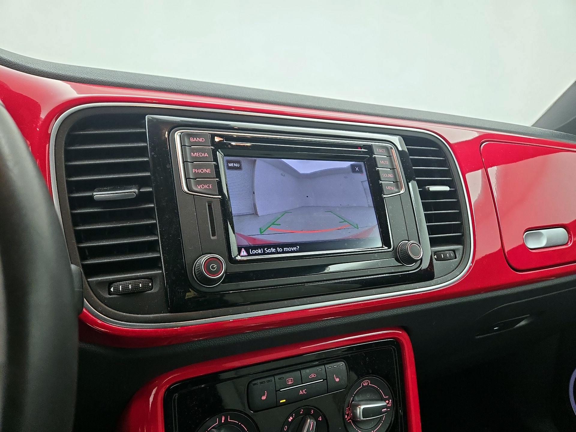 Thumbnail: 2017 Volkswagen Beetle - 14