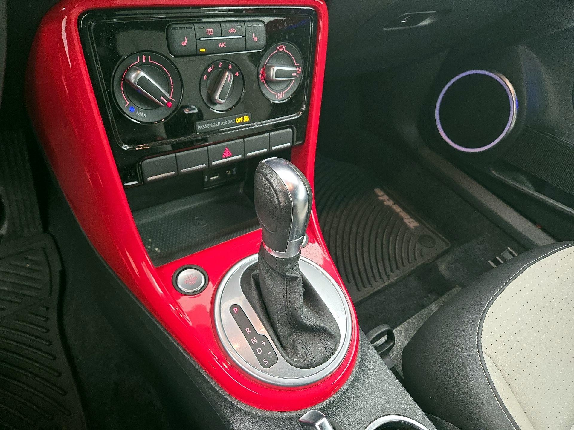 Thumbnail: 2017 Volkswagen Beetle - 17