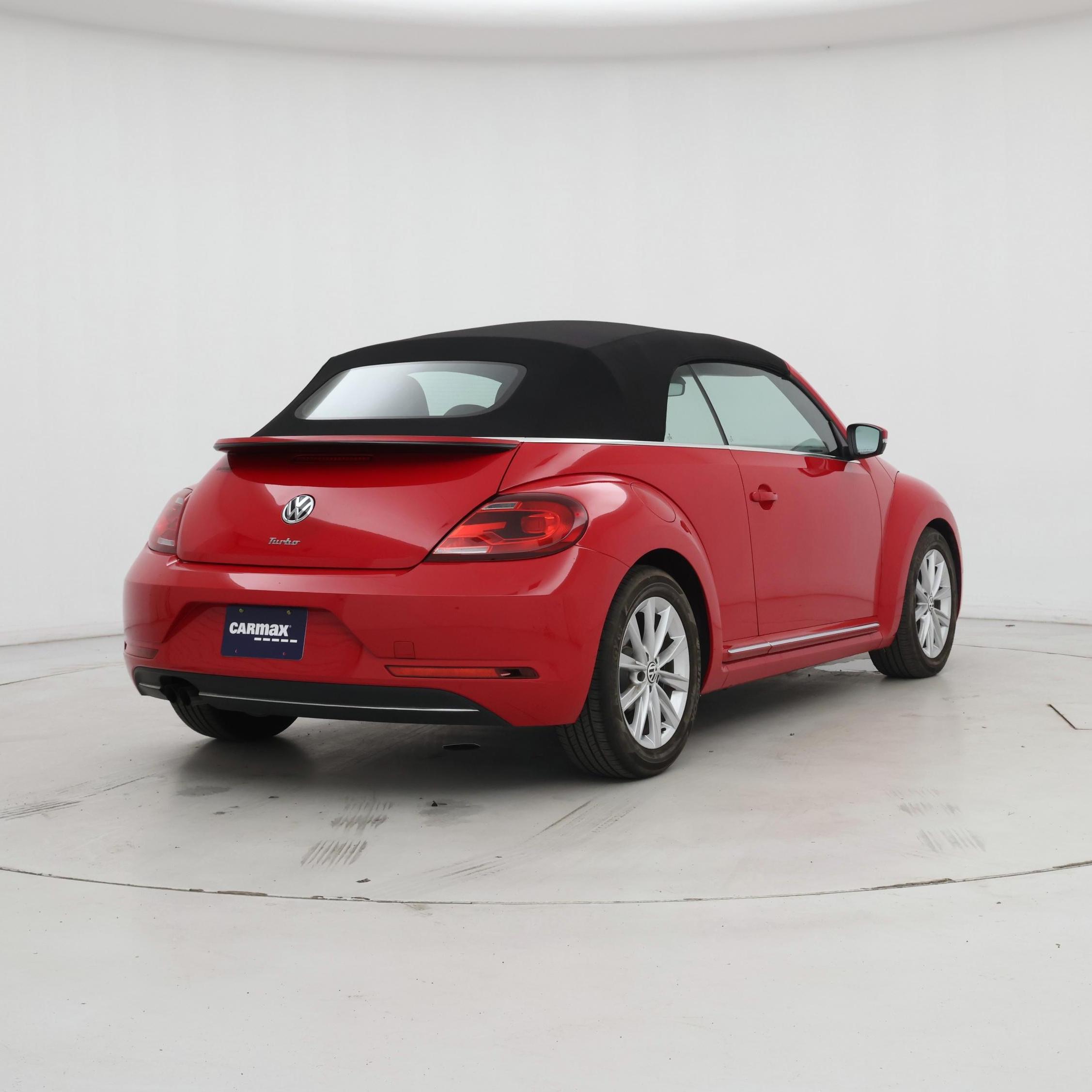 Thumbnail: 2017 Volkswagen Beetle - 8