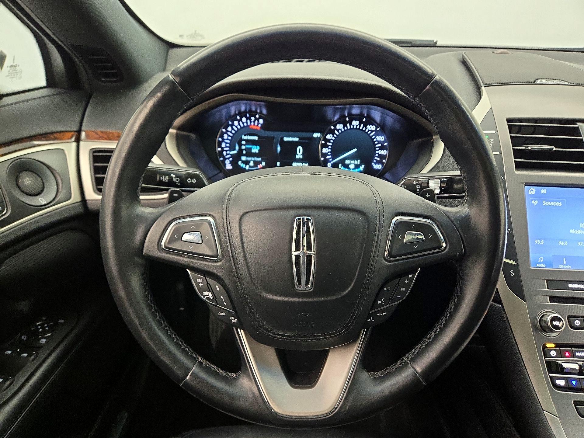 Thumbnail: 2019 Lincoln MKZ - 10