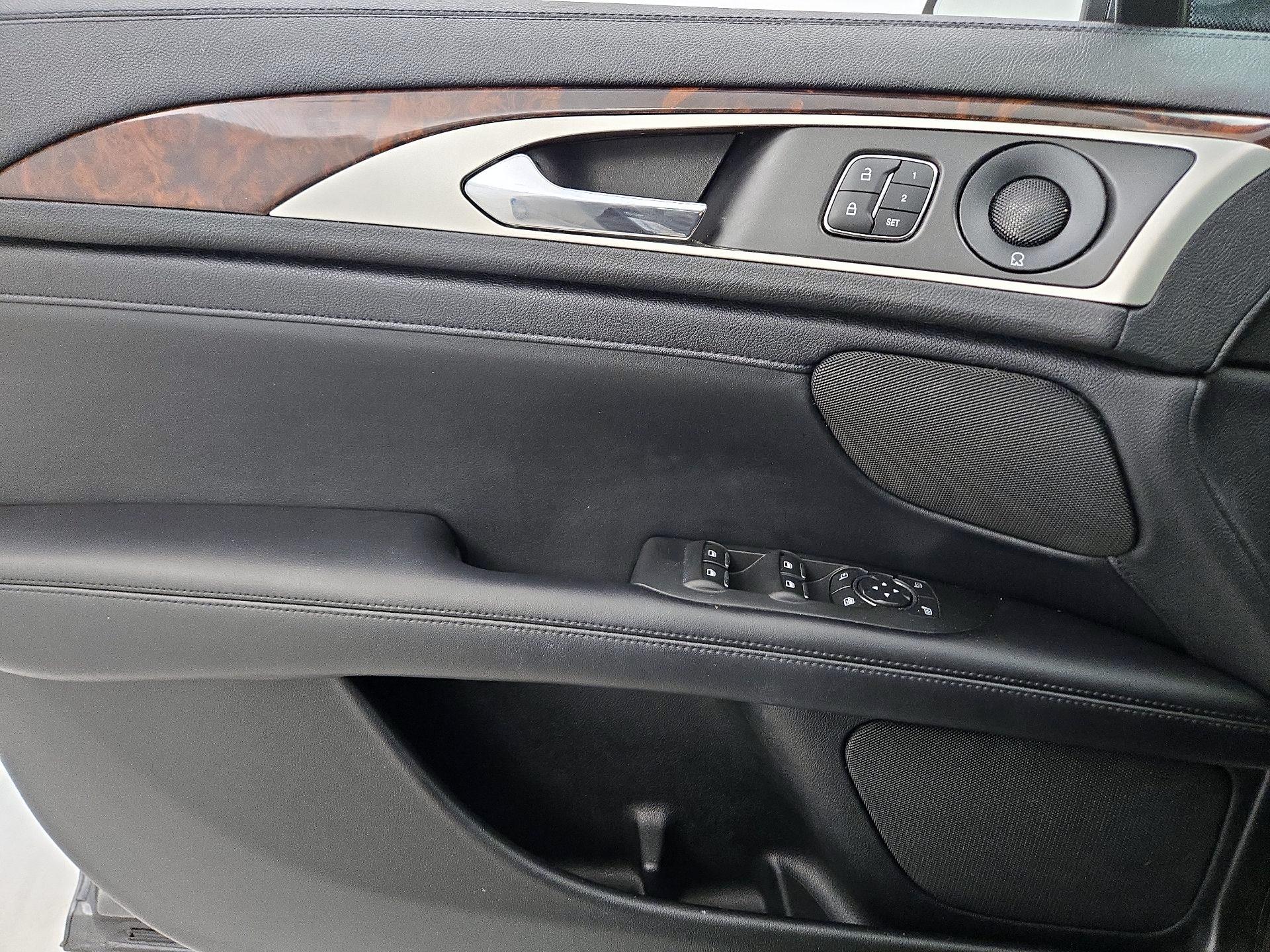 Thumbnail: 2019 Lincoln MKZ - 12