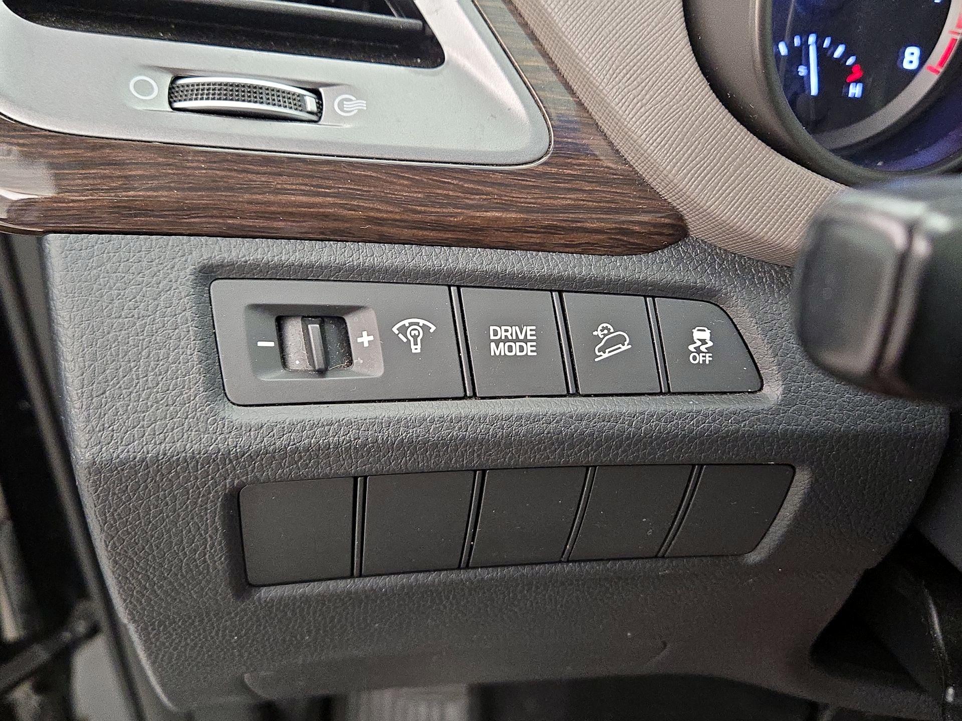 Thumbnail: 2017 Hyundai Santa Fe - 13