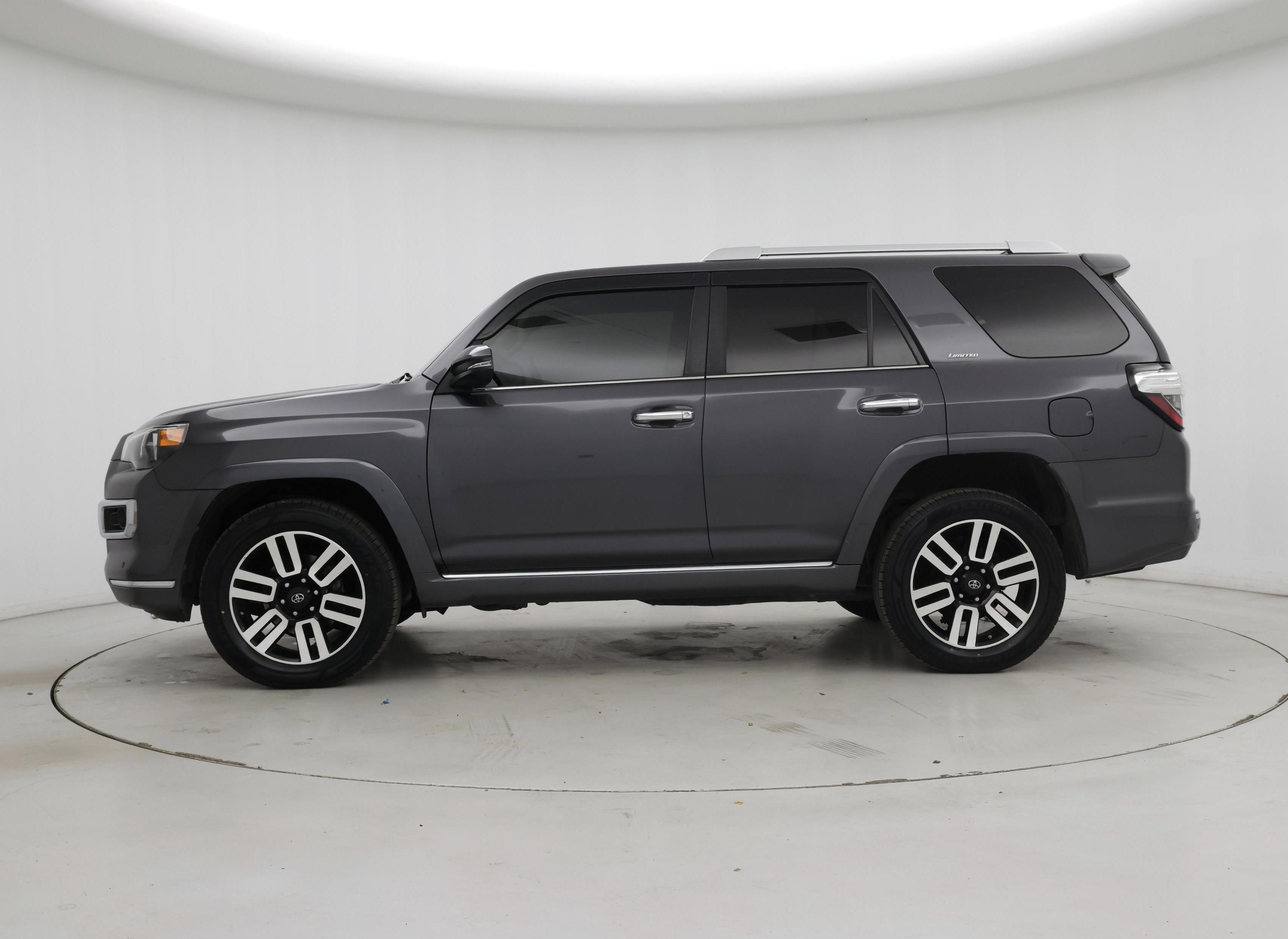 Thumbnail: 2021 Toyota 4Runner - 3
