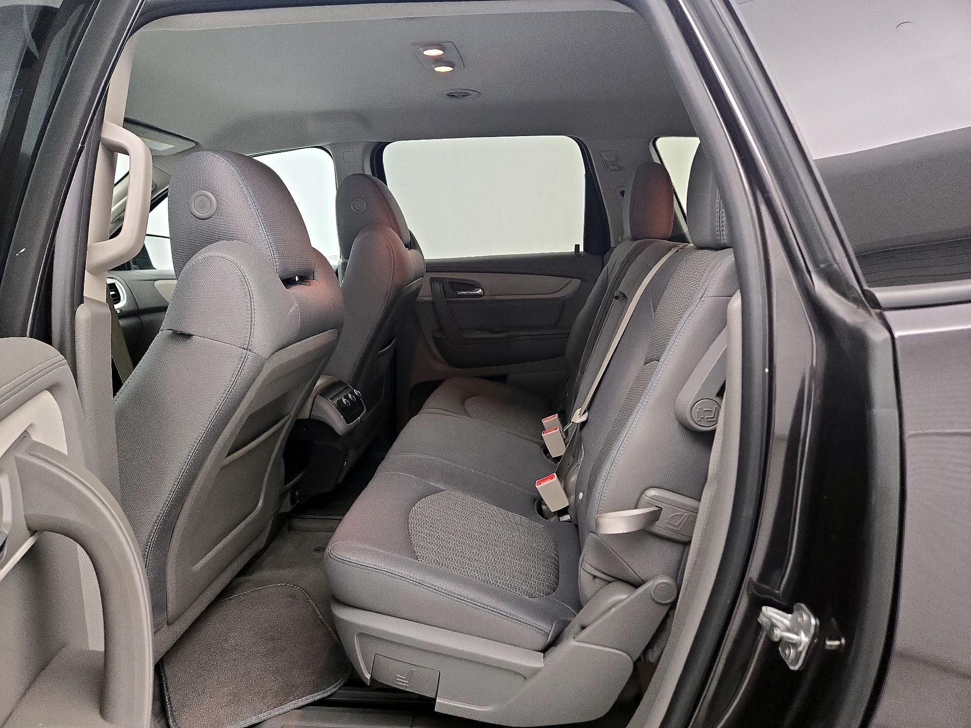 Thumbnail: 2017 Chevrolet Traverse - 19