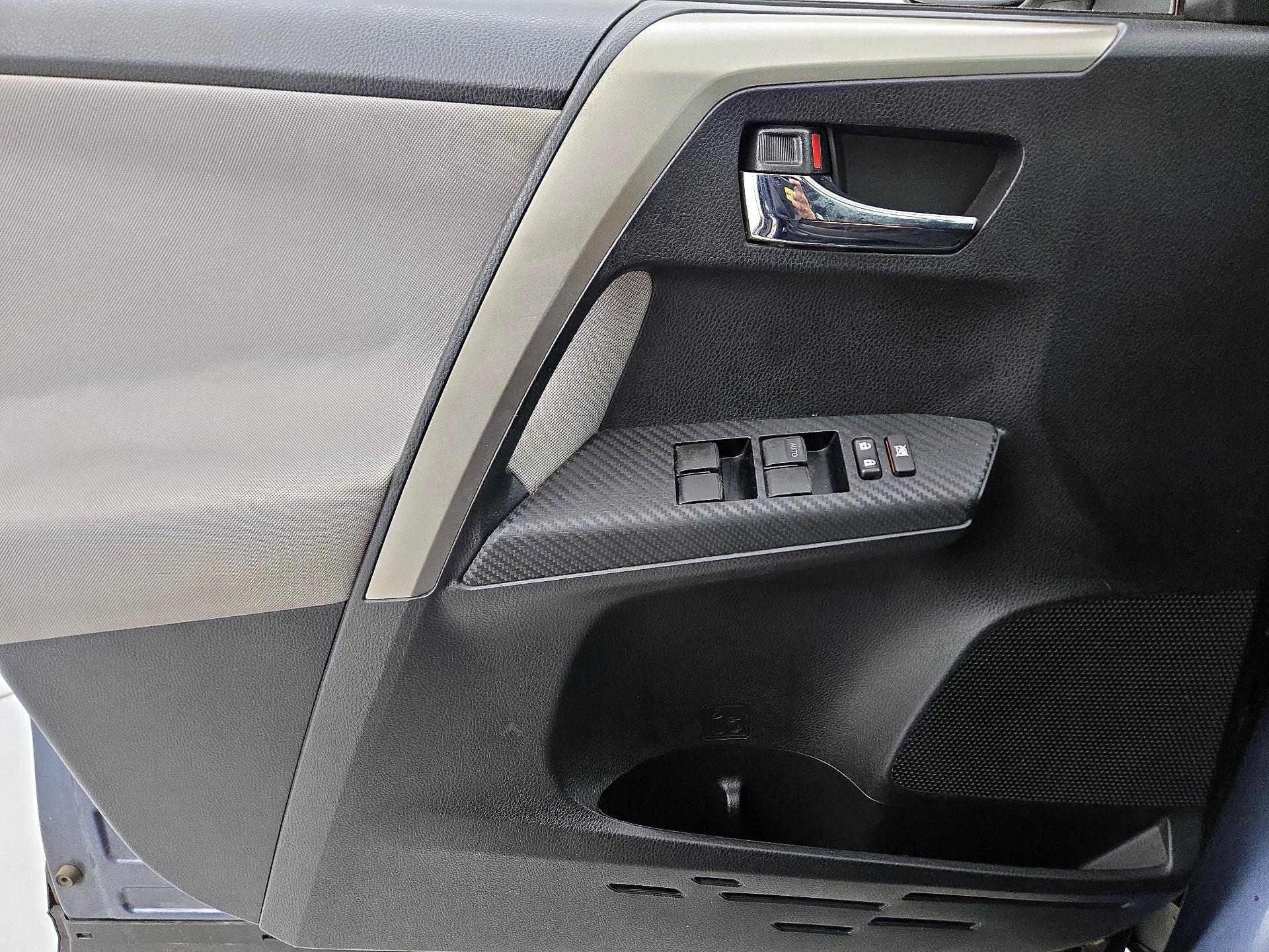 Thumbnail: 2014 Toyota RAV4 - 12