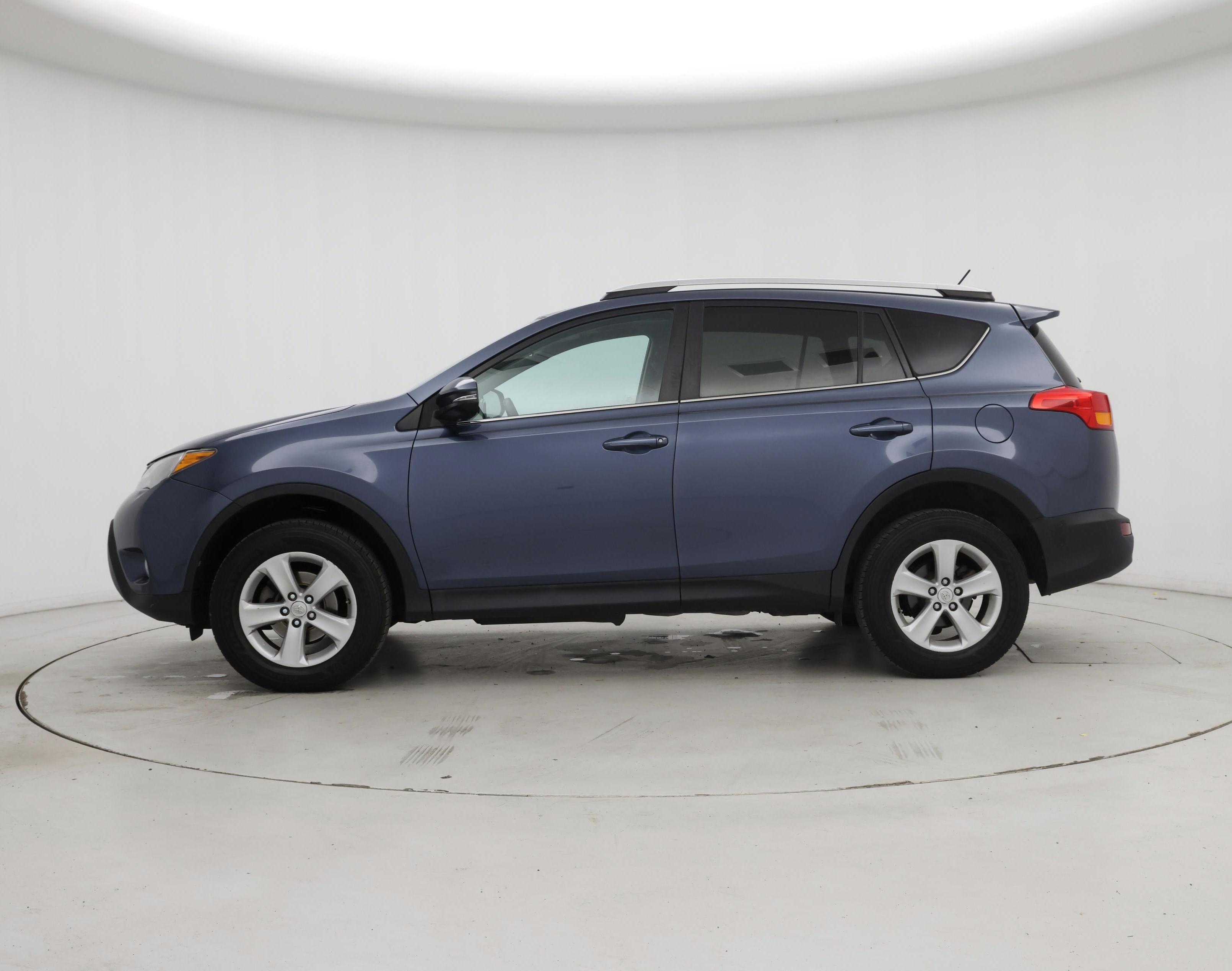 Thumbnail: 2014 Toyota RAV4 - 3