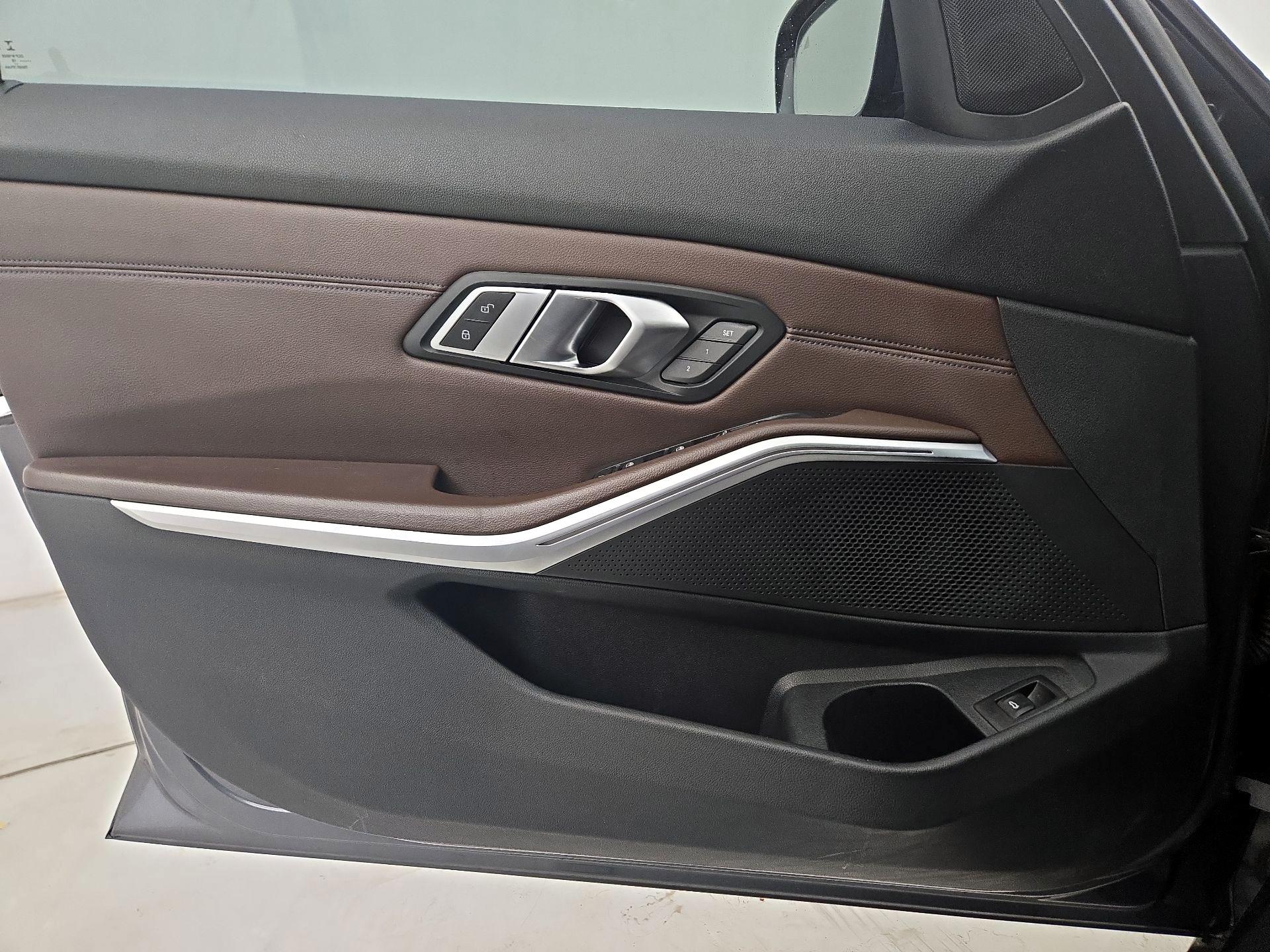 Thumbnail: 2019 BMW 3 Series - 12