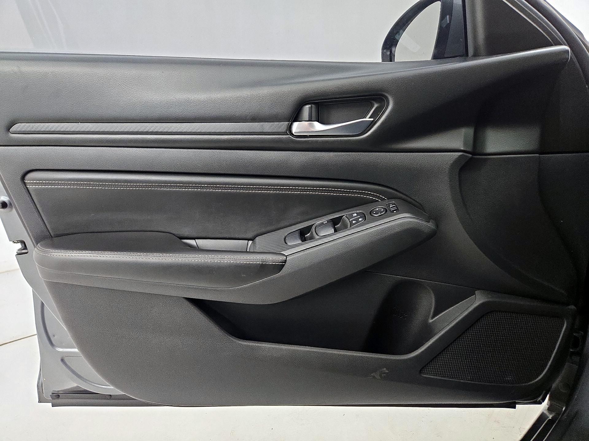 Thumbnail: 2019 Nissan Altima - 12