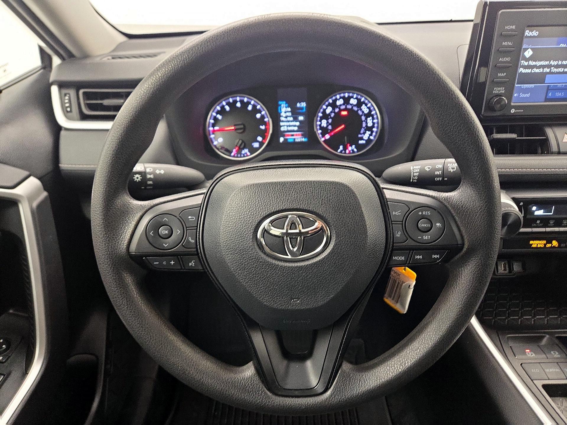 Thumbnail: 2022 Toyota RAV4 - 10