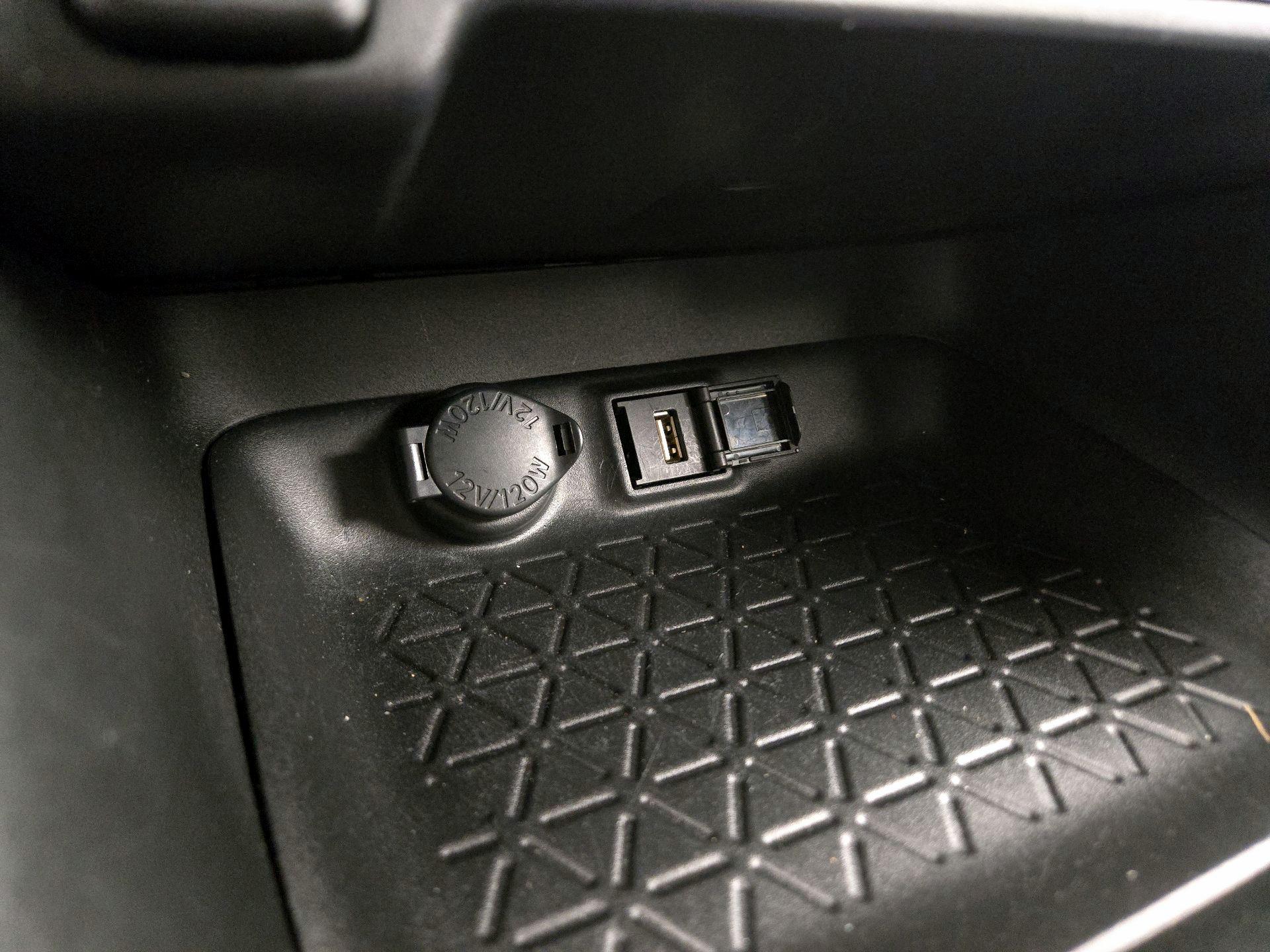 Thumbnail: 2022 Toyota RAV4 - 18