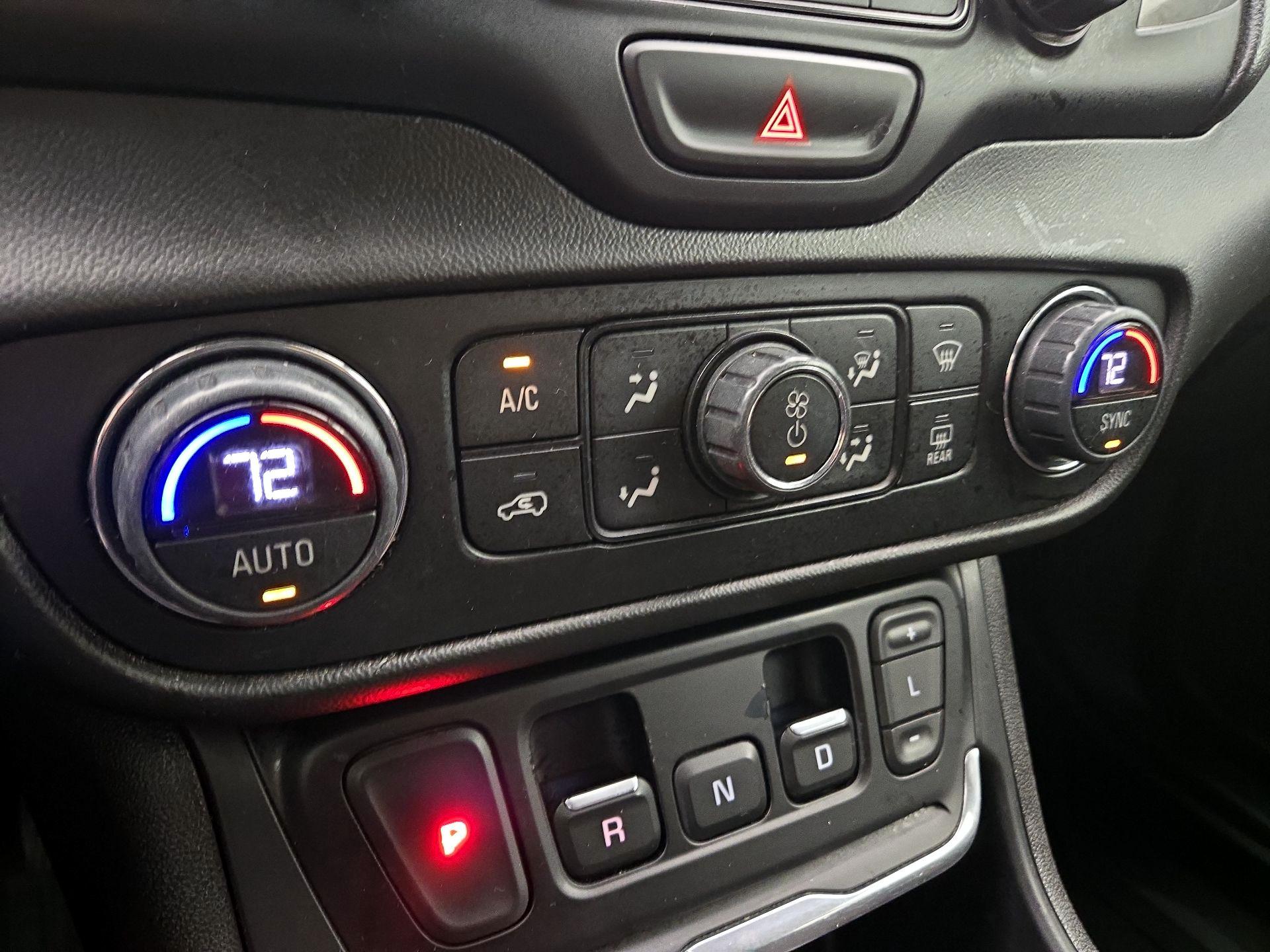 Thumbnail: 2020 GMC Terrain - 17