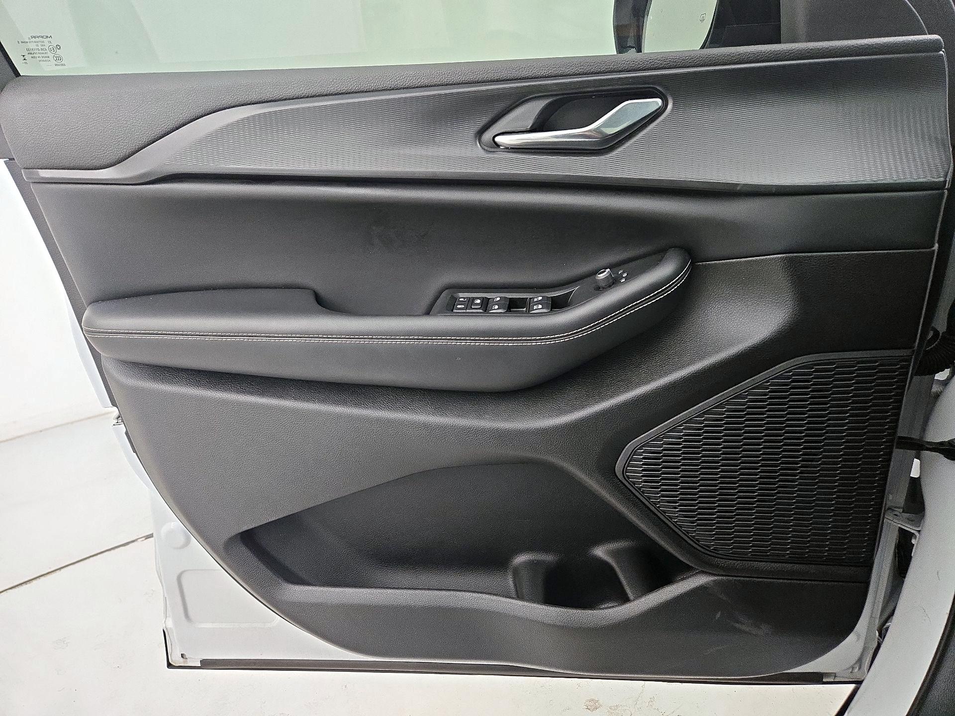 Thumbnail: 2024 Jeep Grand Cherokee L - 12