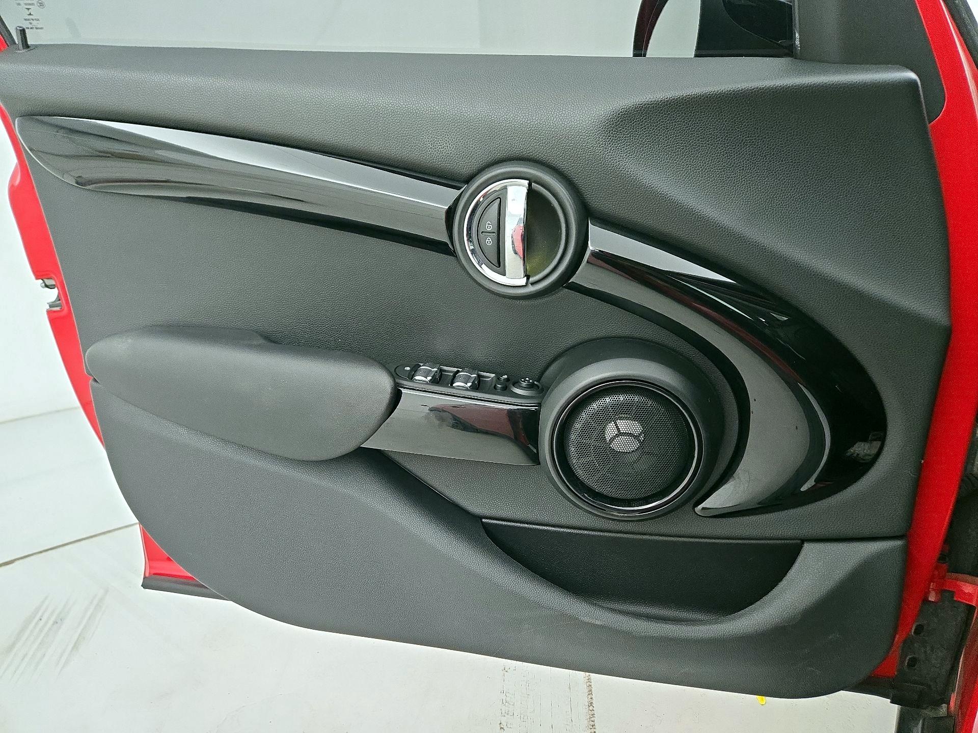 Thumbnail: 2019 MINI Cooper Hardtop - 12