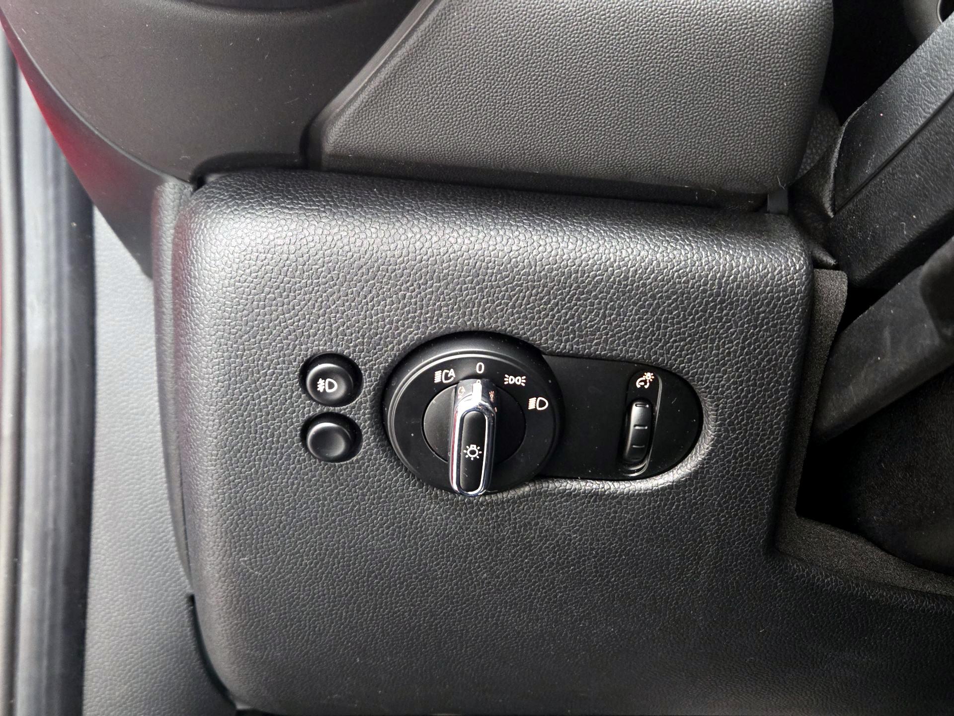 Thumbnail: 2019 MINI Cooper Hardtop - 13