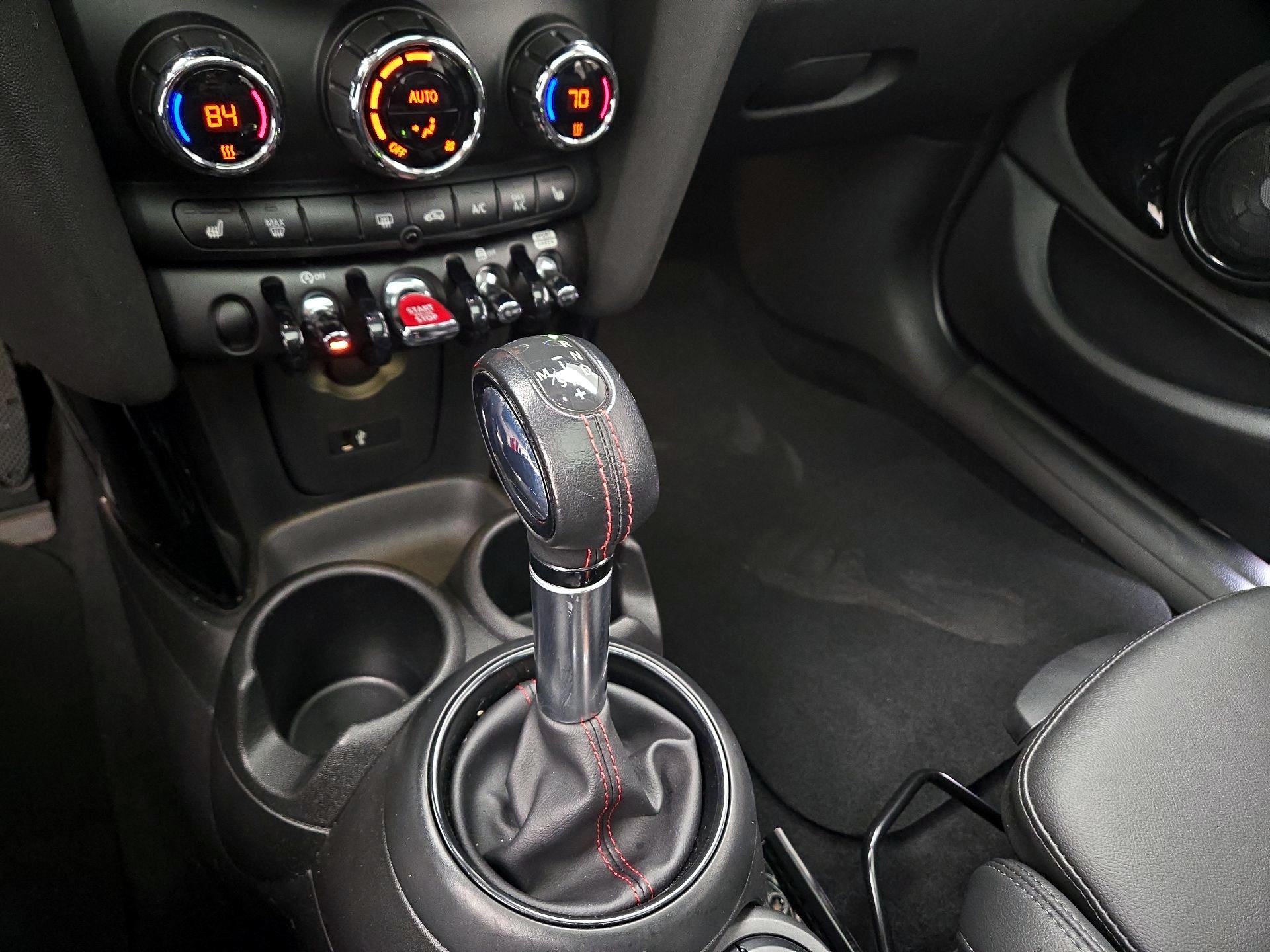 Thumbnail: 2019 MINI Cooper Hardtop - 17