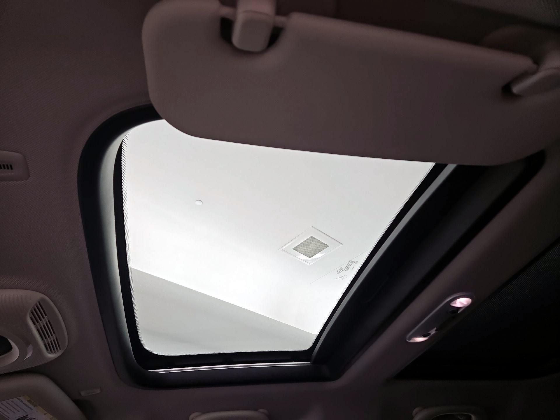 Thumbnail: 2019 MINI Cooper Hardtop - 19