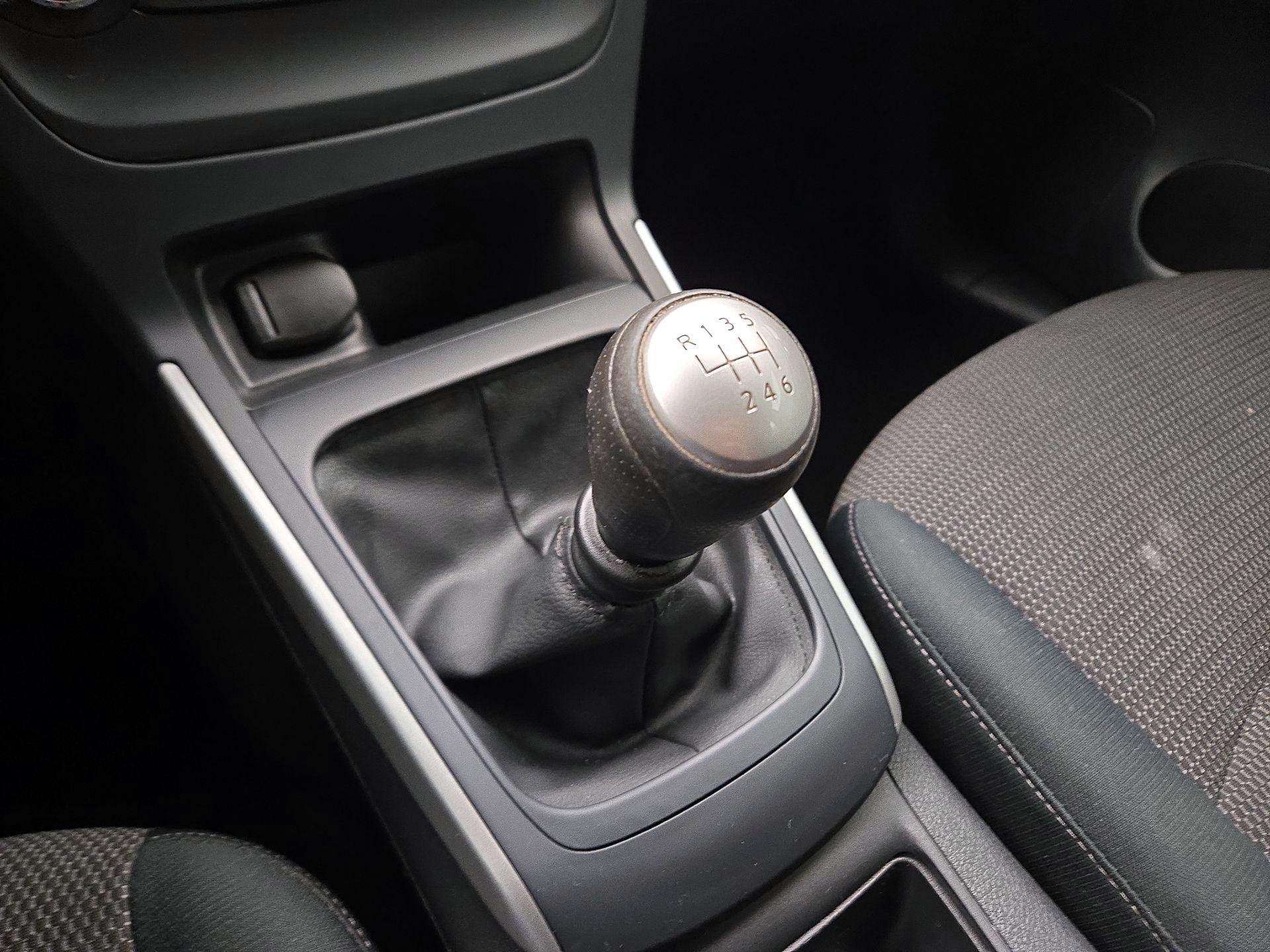 Thumbnail: 2019 Nissan Sentra - 17