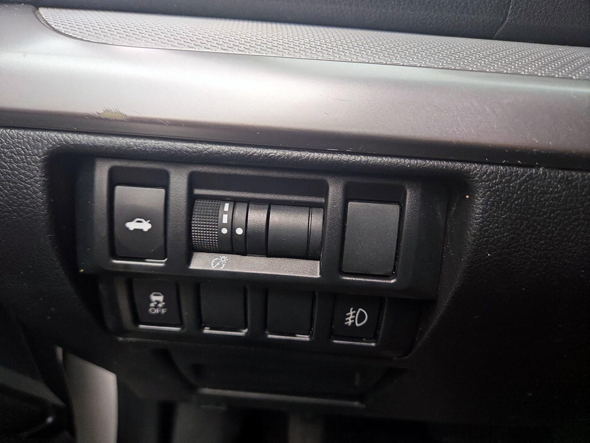 Thumbnail: 2015 Subaru Legacy - 13