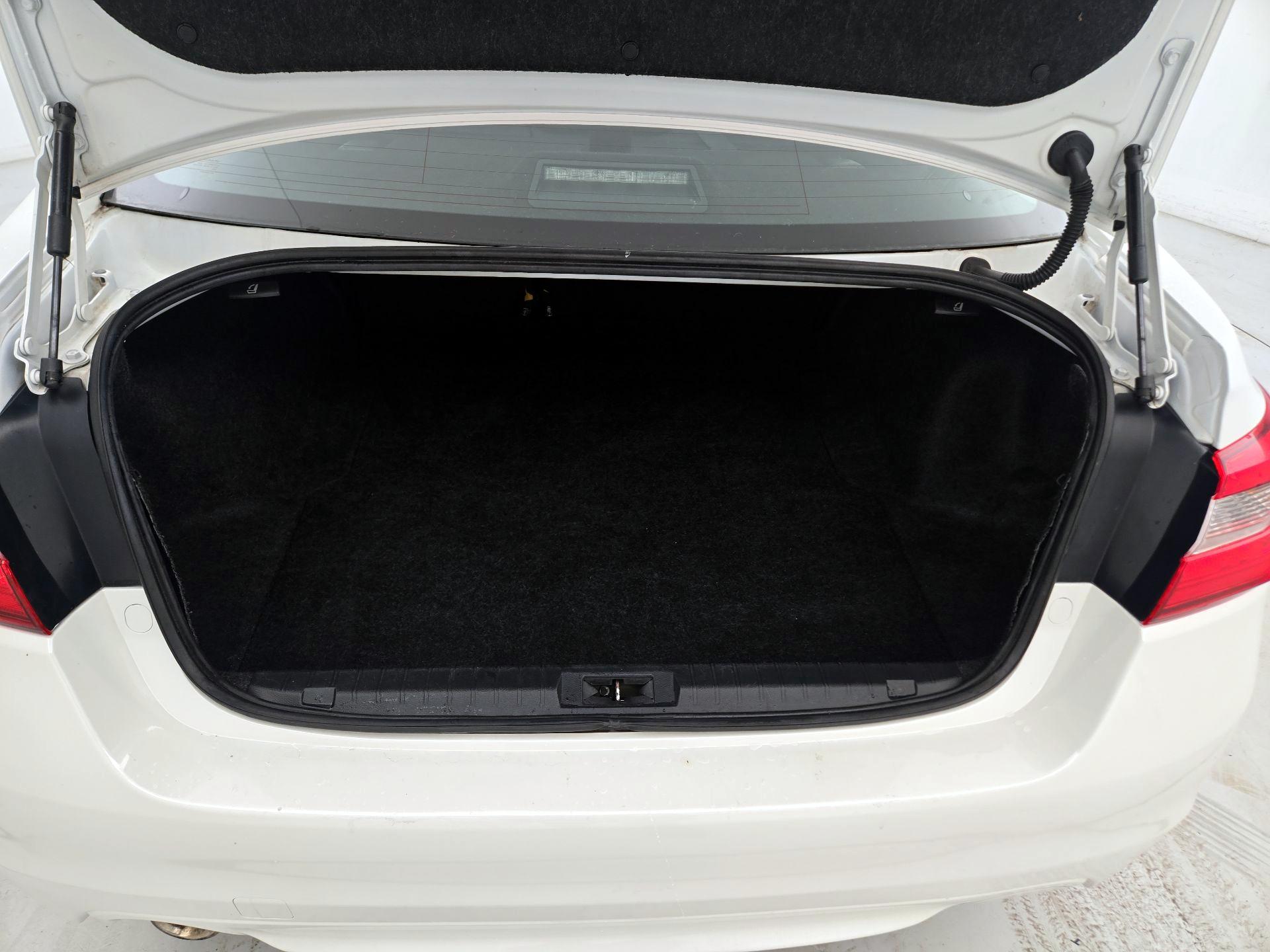 Thumbnail: 2015 Subaru Legacy - 20