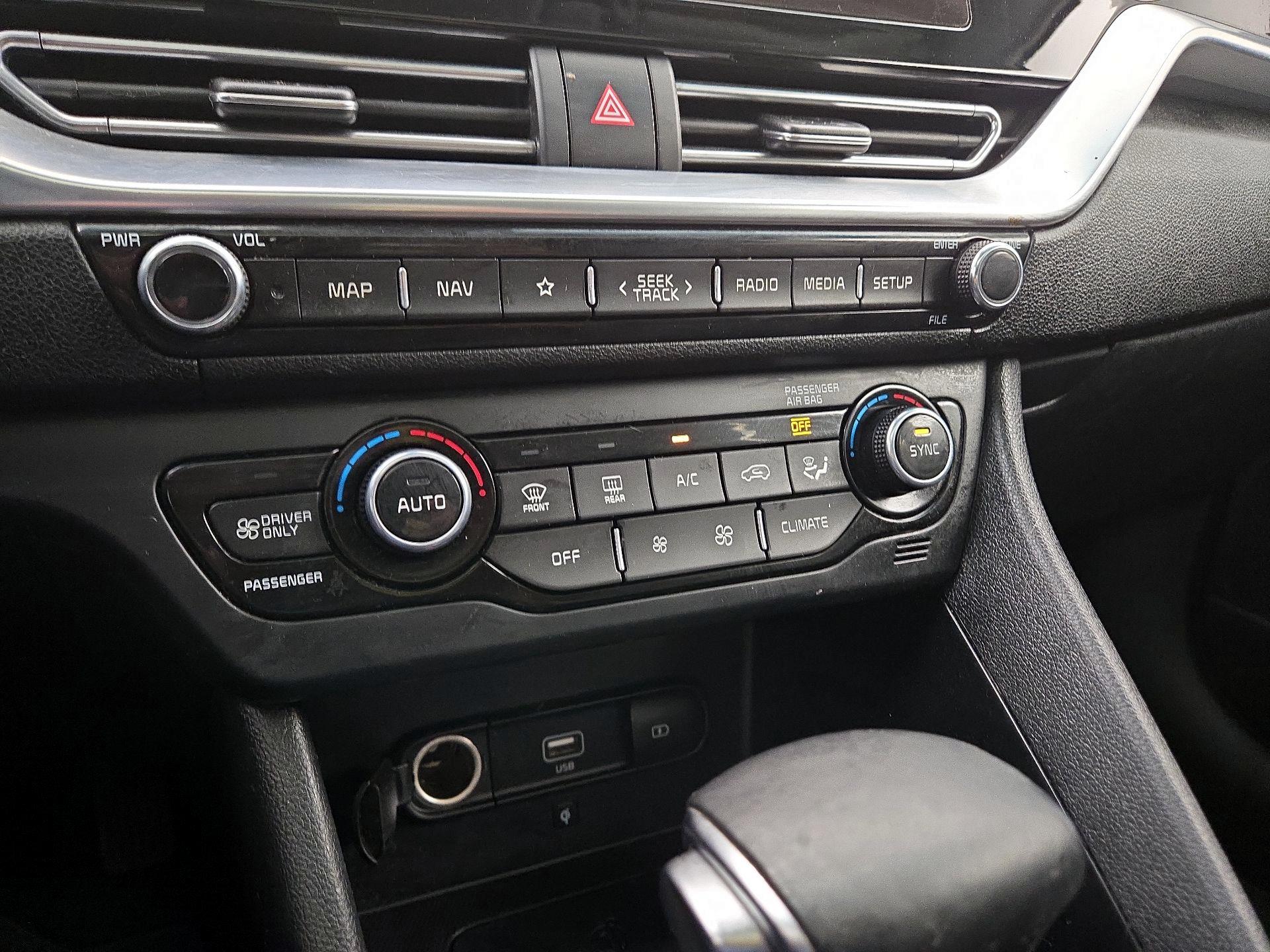 Thumbnail: 2022 Kia Niro - 16