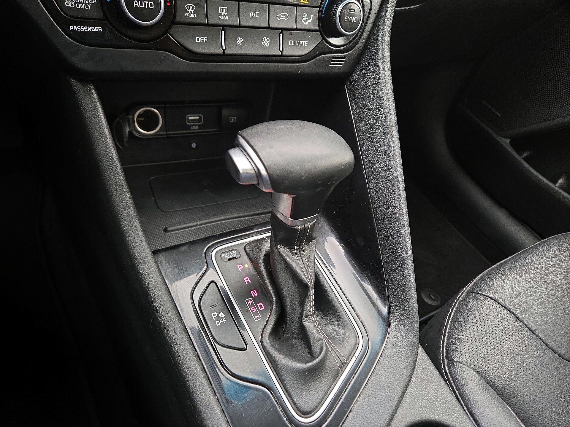 Thumbnail: 2022 Kia Niro - 17