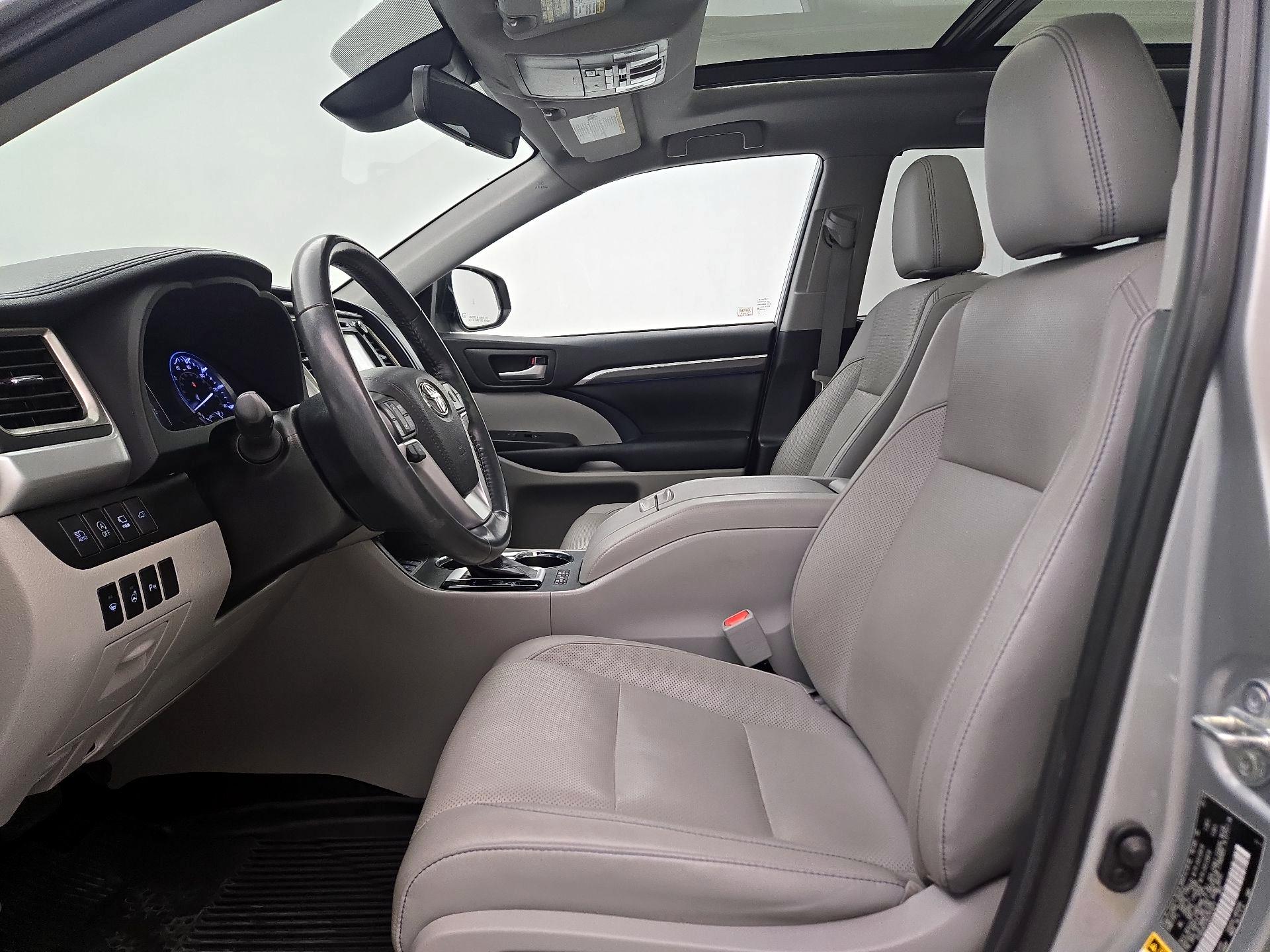 Thumbnail: 2019 Toyota Highlander - 11