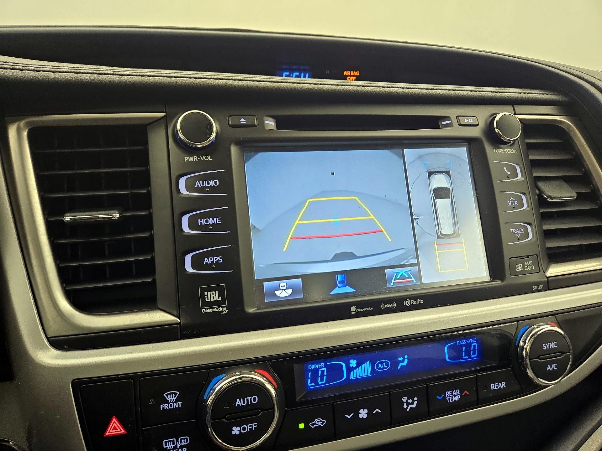 Thumbnail: 2019 Toyota Highlander - 14