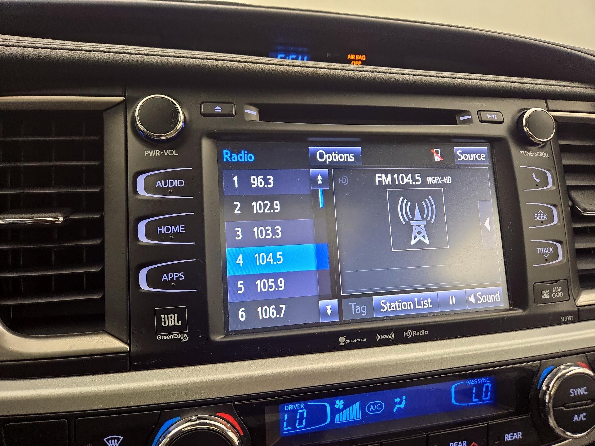 Thumbnail: 2019 Toyota Highlander - 15