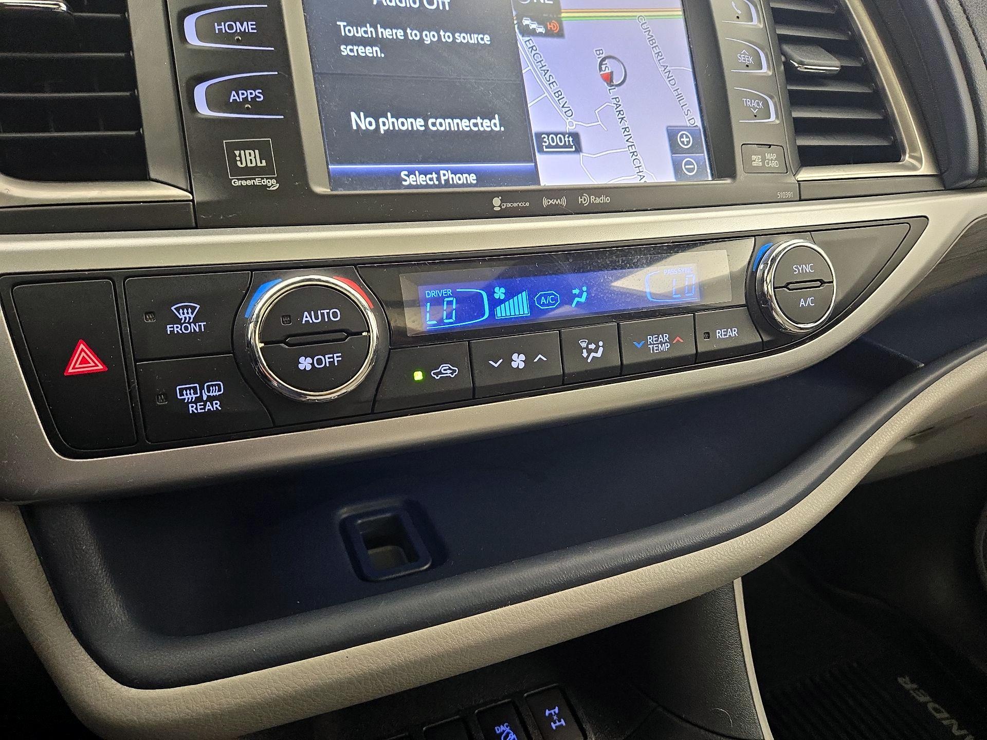 Thumbnail: 2019 Toyota Highlander - 16