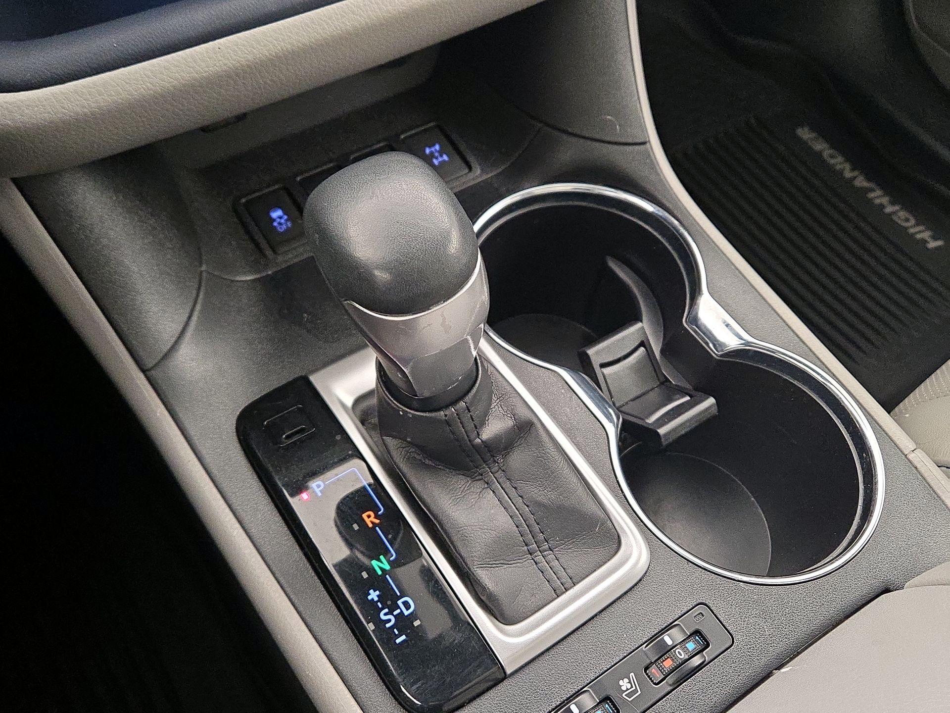 Thumbnail: 2019 Toyota Highlander - 17