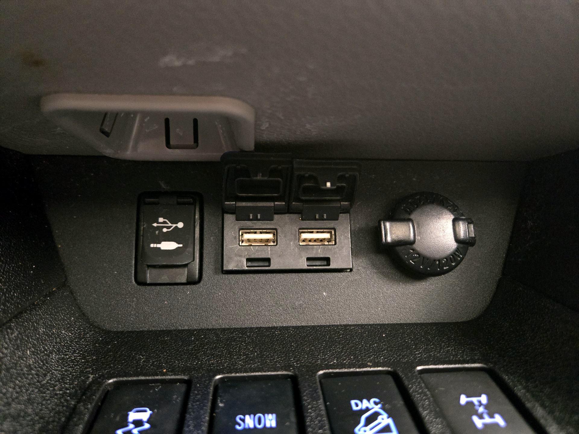 Thumbnail: 2019 Toyota Highlander - 18