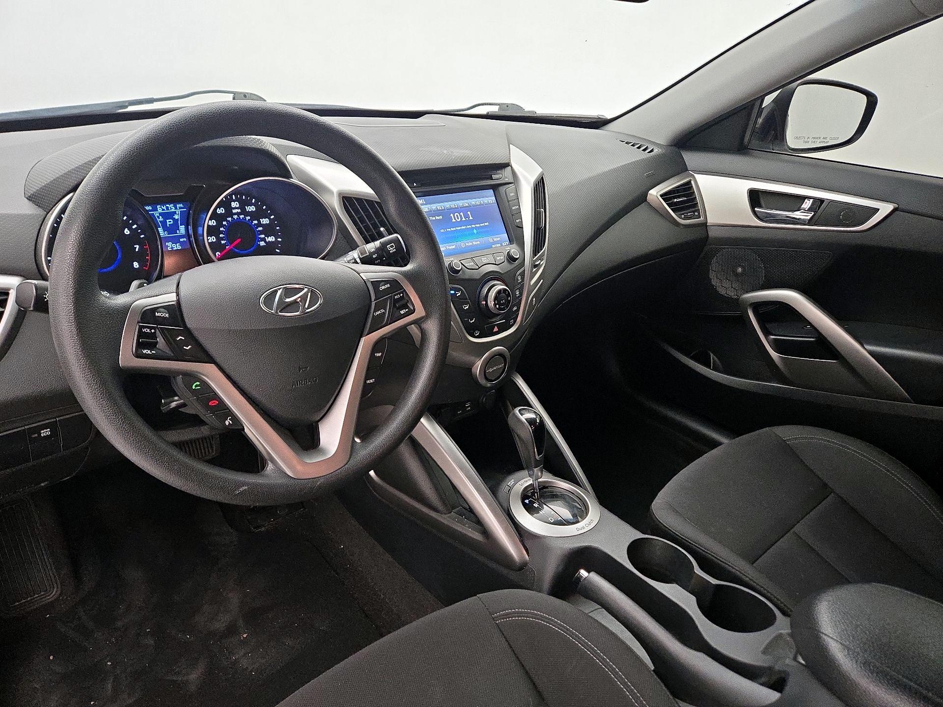 Thumbnail: 2016 Hyundai Veloster - 9