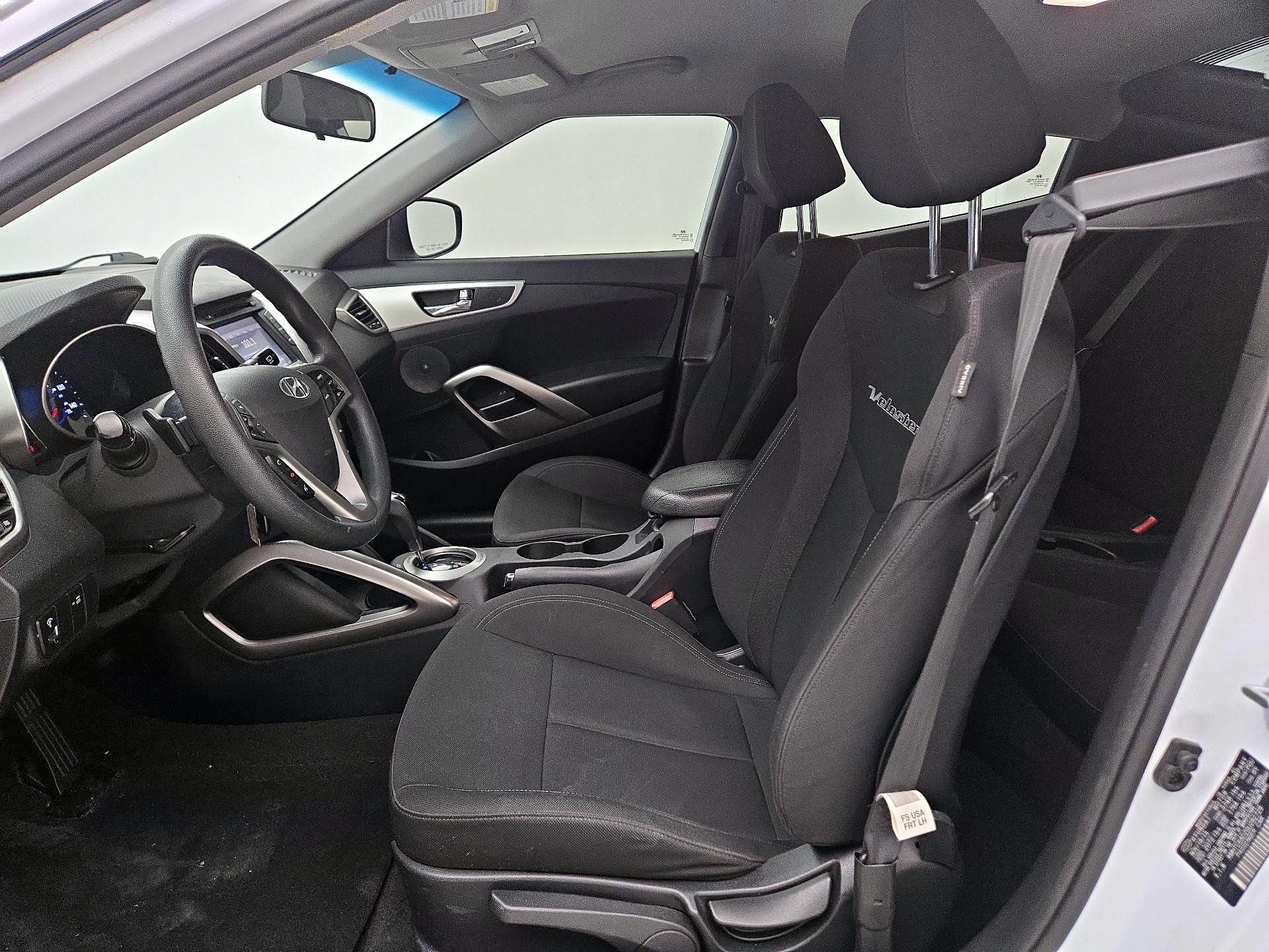 Thumbnail: 2016 Hyundai Veloster - 11