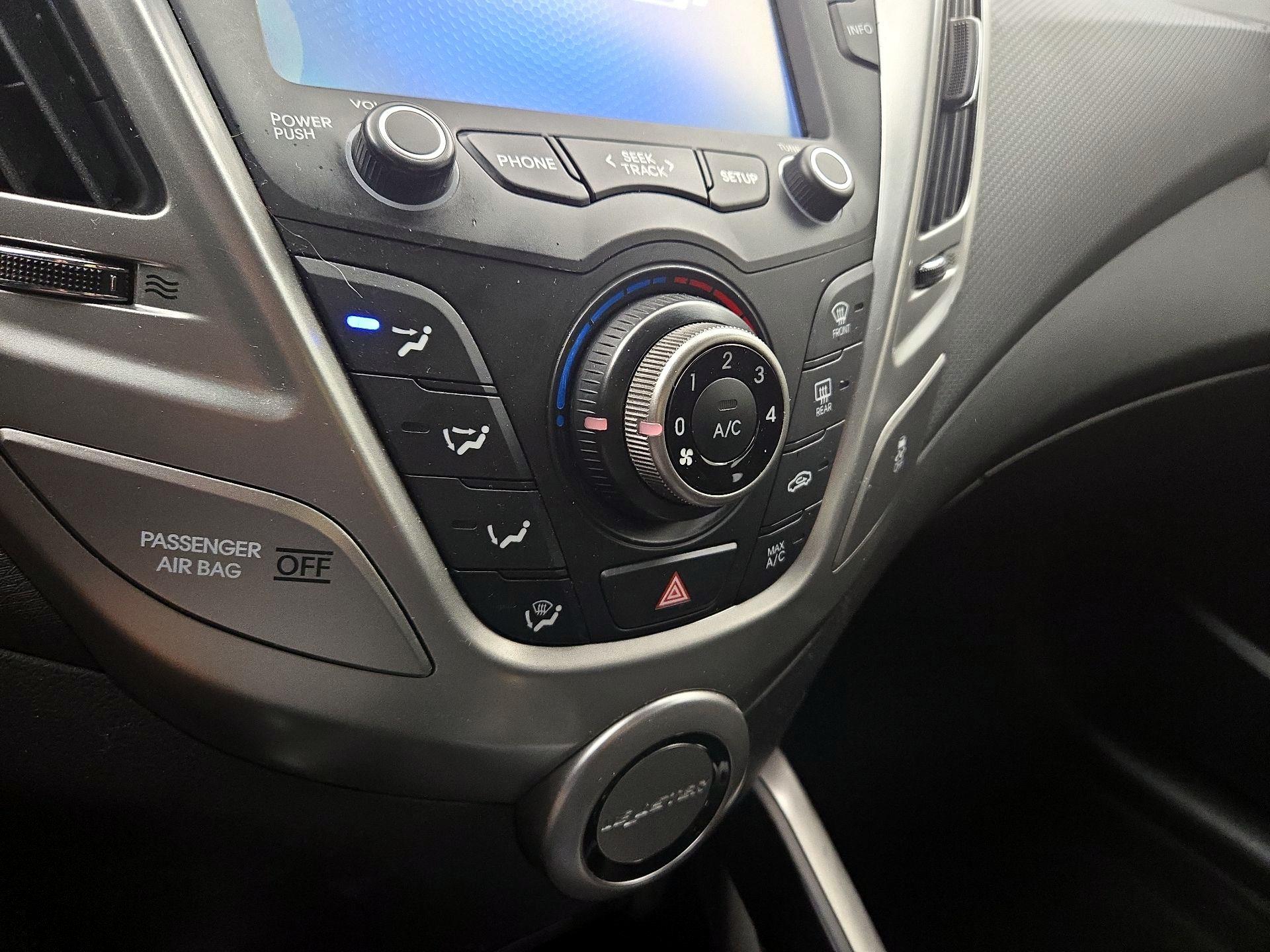 Thumbnail: 2016 Hyundai Veloster - 16