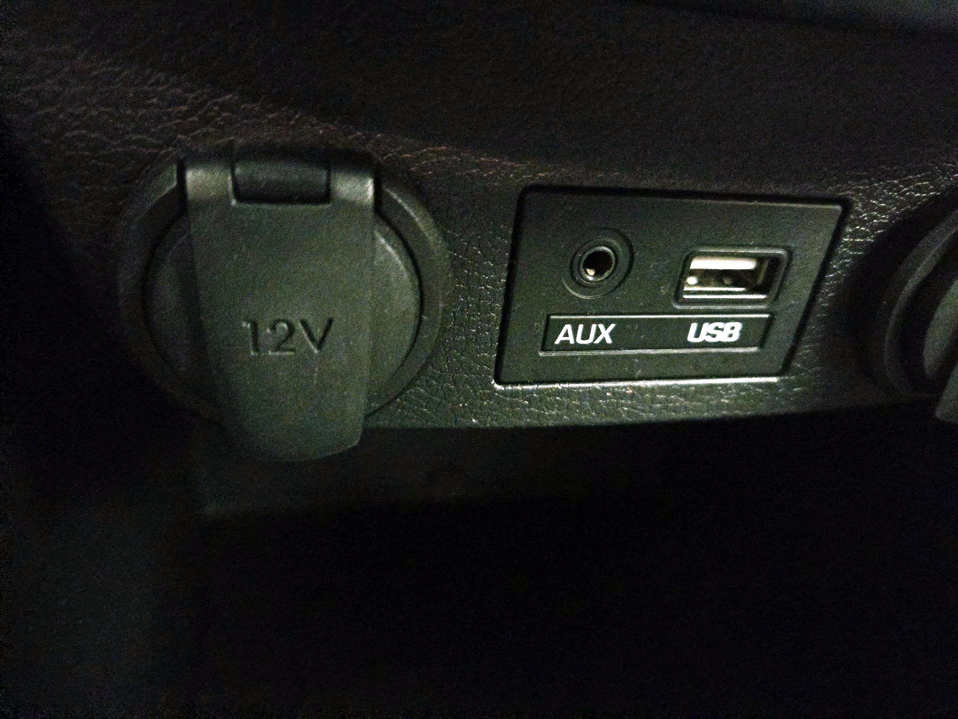 Thumbnail: 2016 Hyundai Veloster - 18