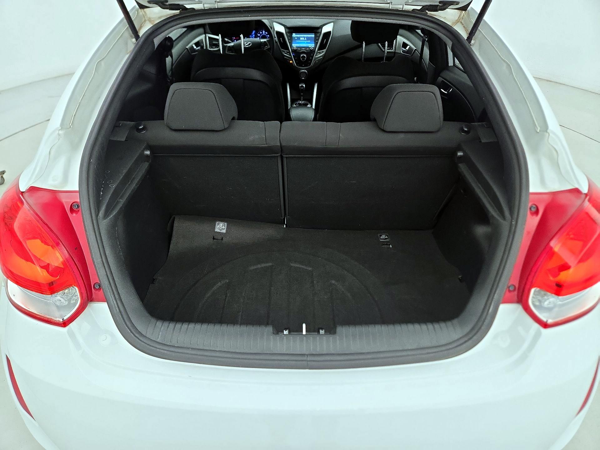 Thumbnail: 2016 Hyundai Veloster - 20