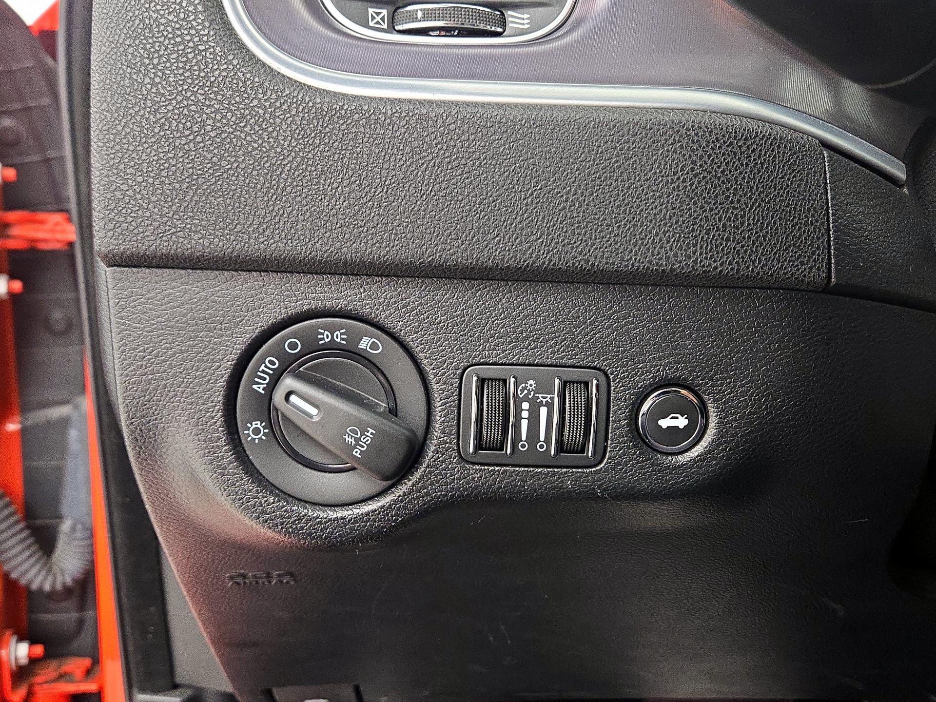 Thumbnail: 2020 Dodge Charger - 13