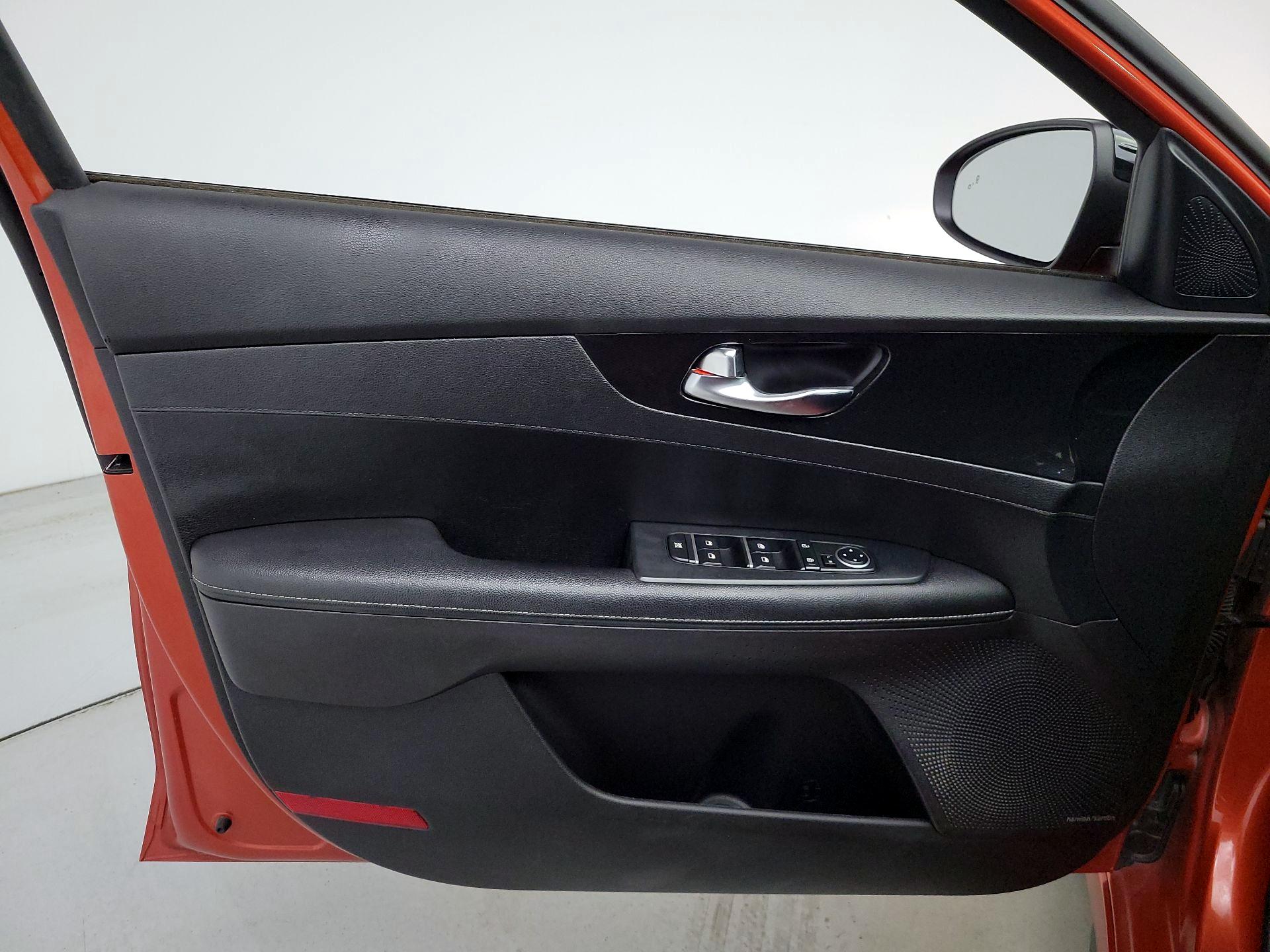 Thumbnail: 2021 Kia Forte - 12
