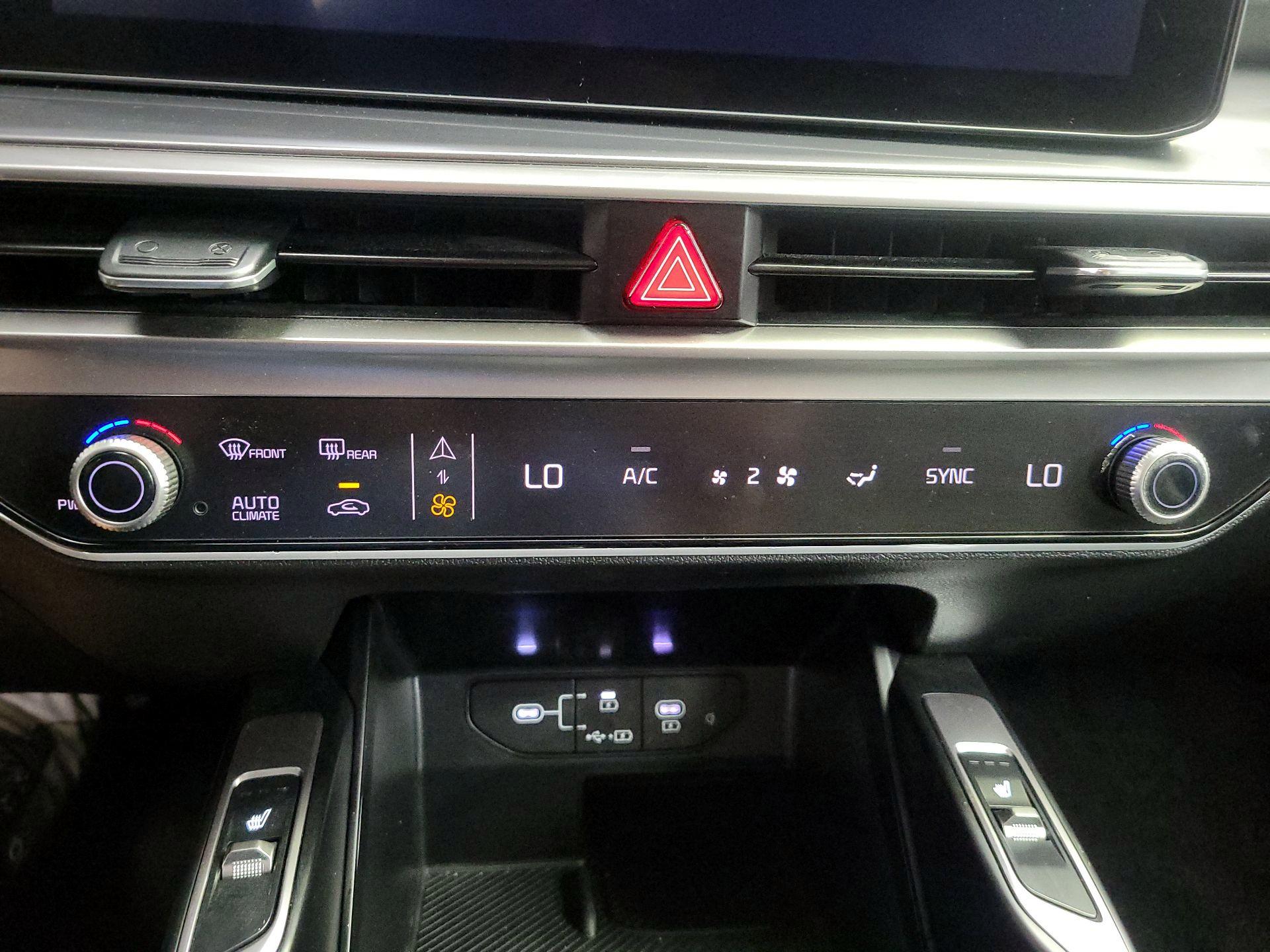 Thumbnail: 2025 Kia Sorento - 17