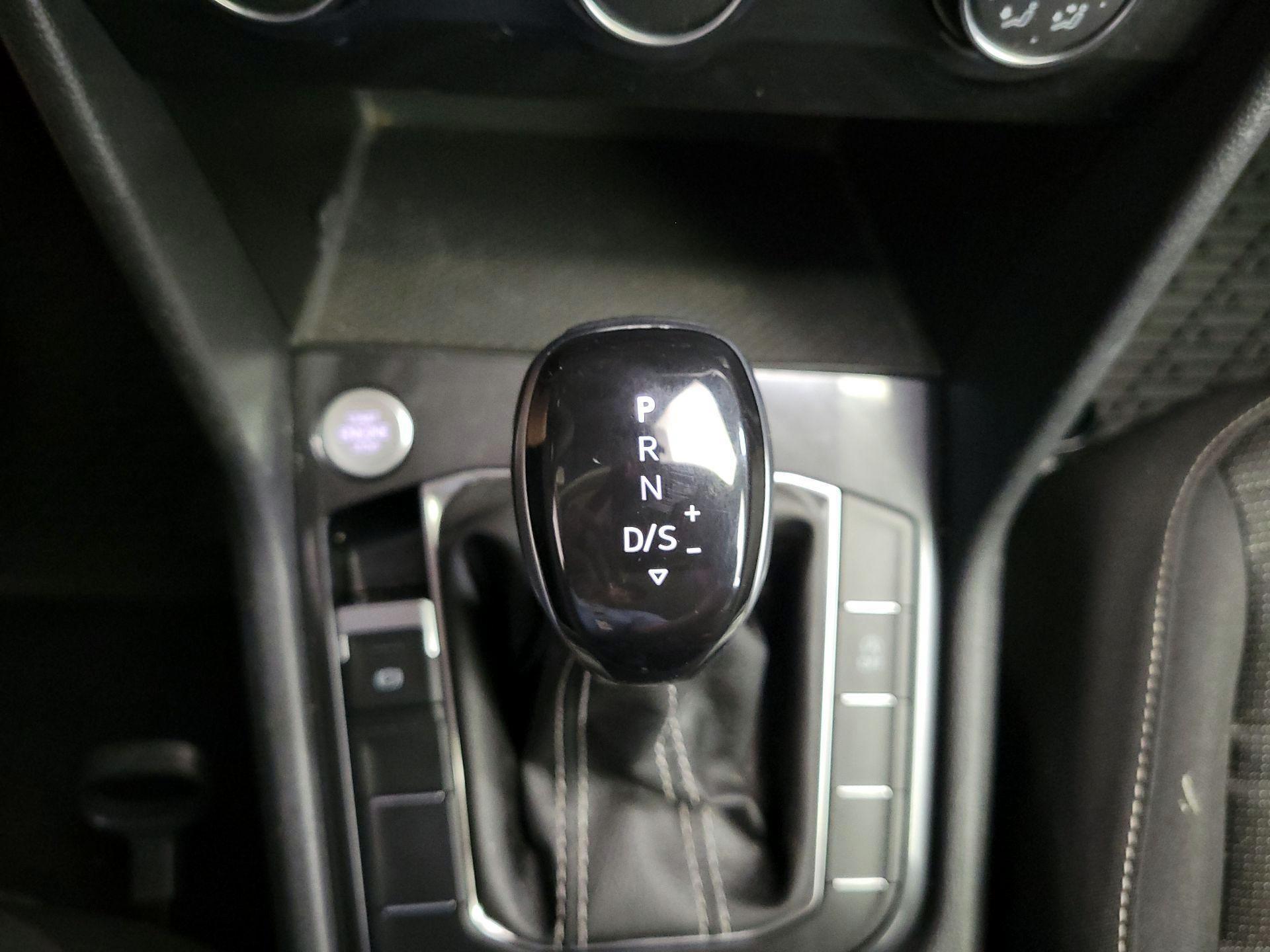 Thumbnail: 2024 Volkswagen Tiguan - 17