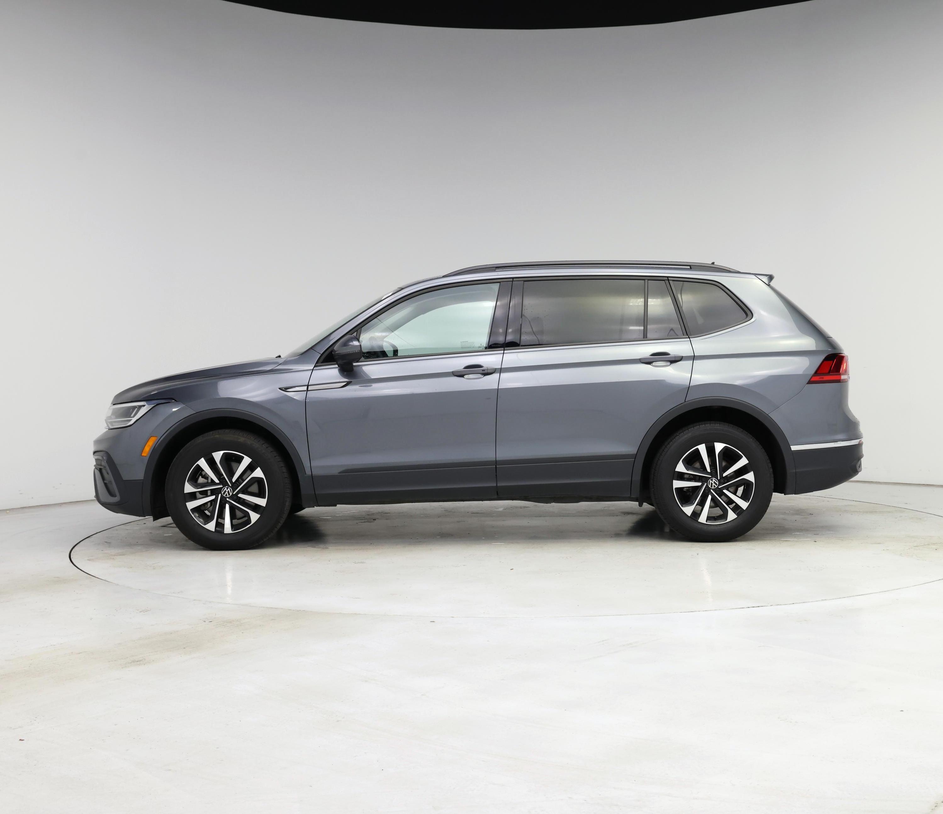 Thumbnail: 2024 Volkswagen Tiguan - 3